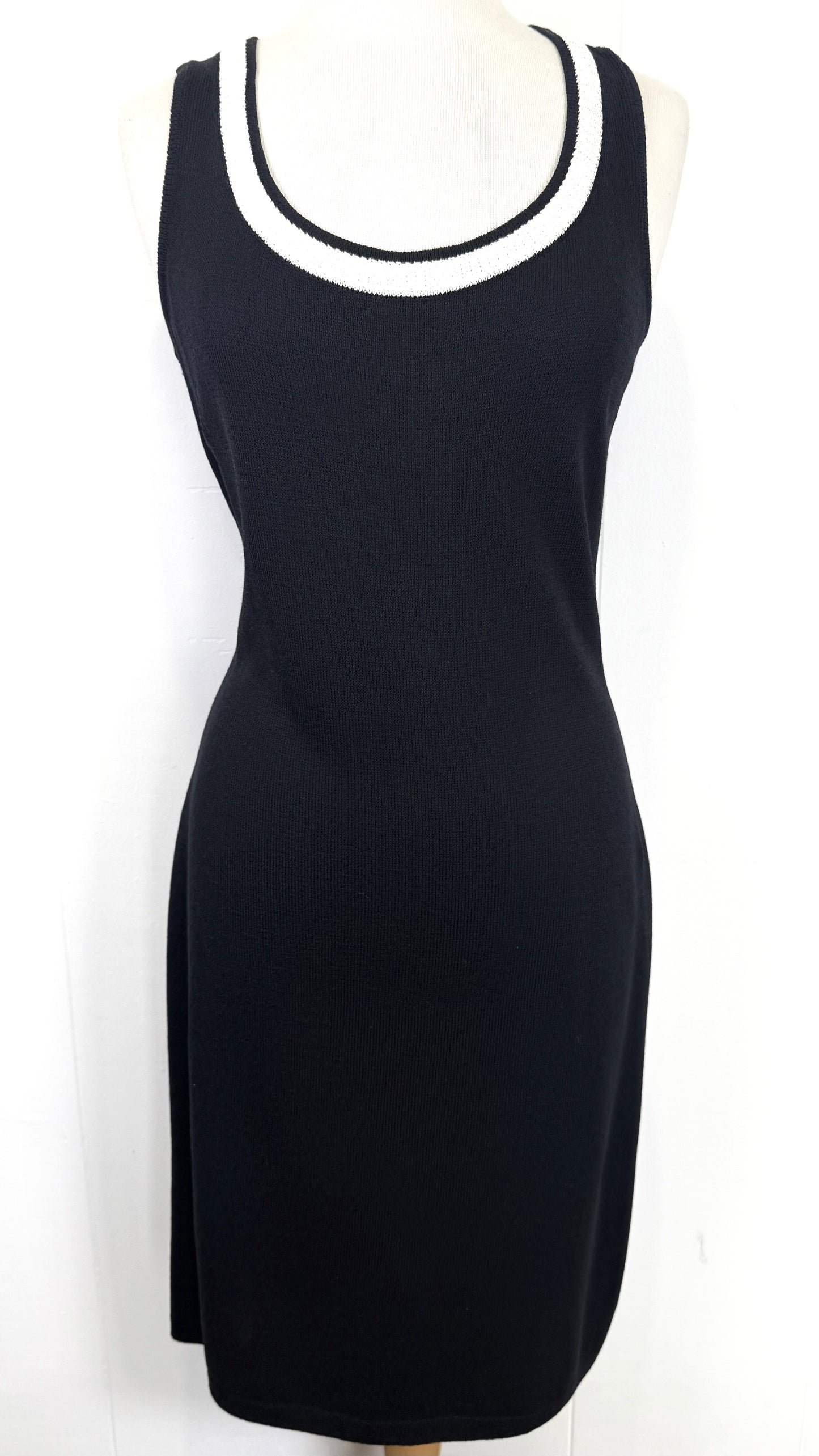 St. John Black Santana Knit Sheath Dress – White Trim – Size 6
