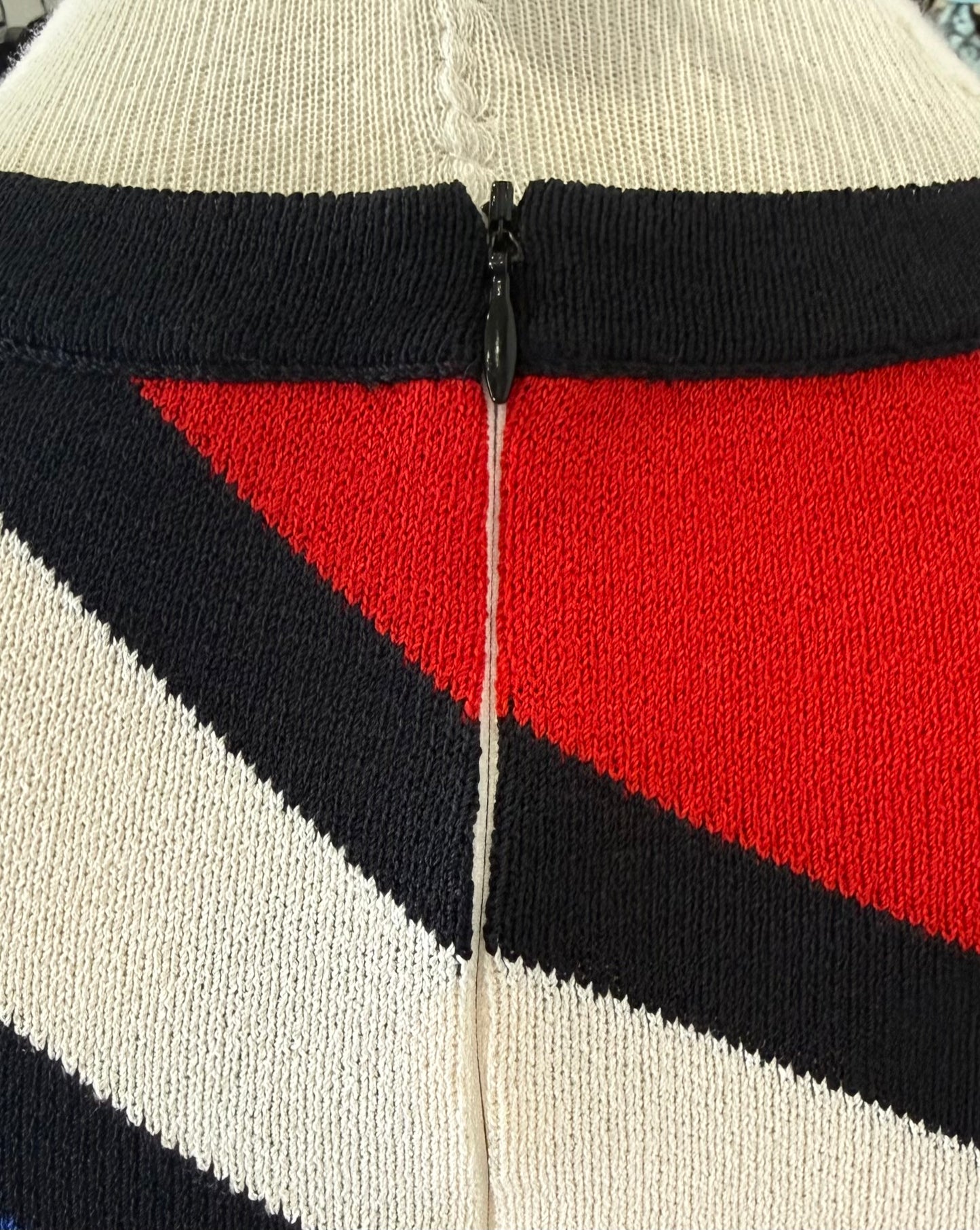 St. John White Santana Knit Sleeveless Dress – Geometric Stripe Design – Size 6
