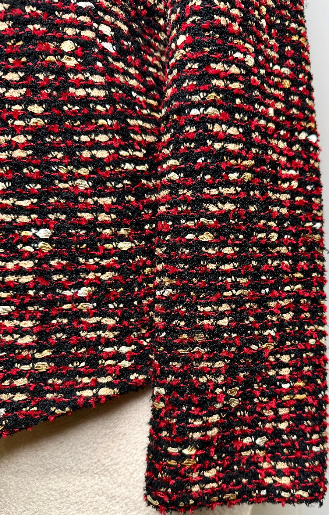 St. John Black Red & Gold Textured Wool Knit Jacket – Asymmetrical Hem & Gold Button – Size 6