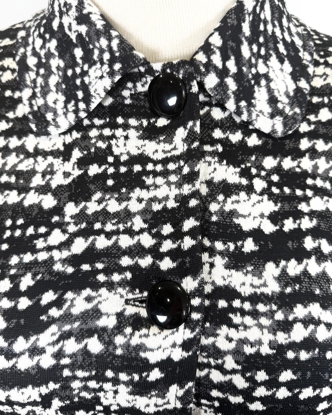 St. John Black & White Print Rayon Wool Knit Jacket – Foldable Cuffs & Logo Buttons – Size 10