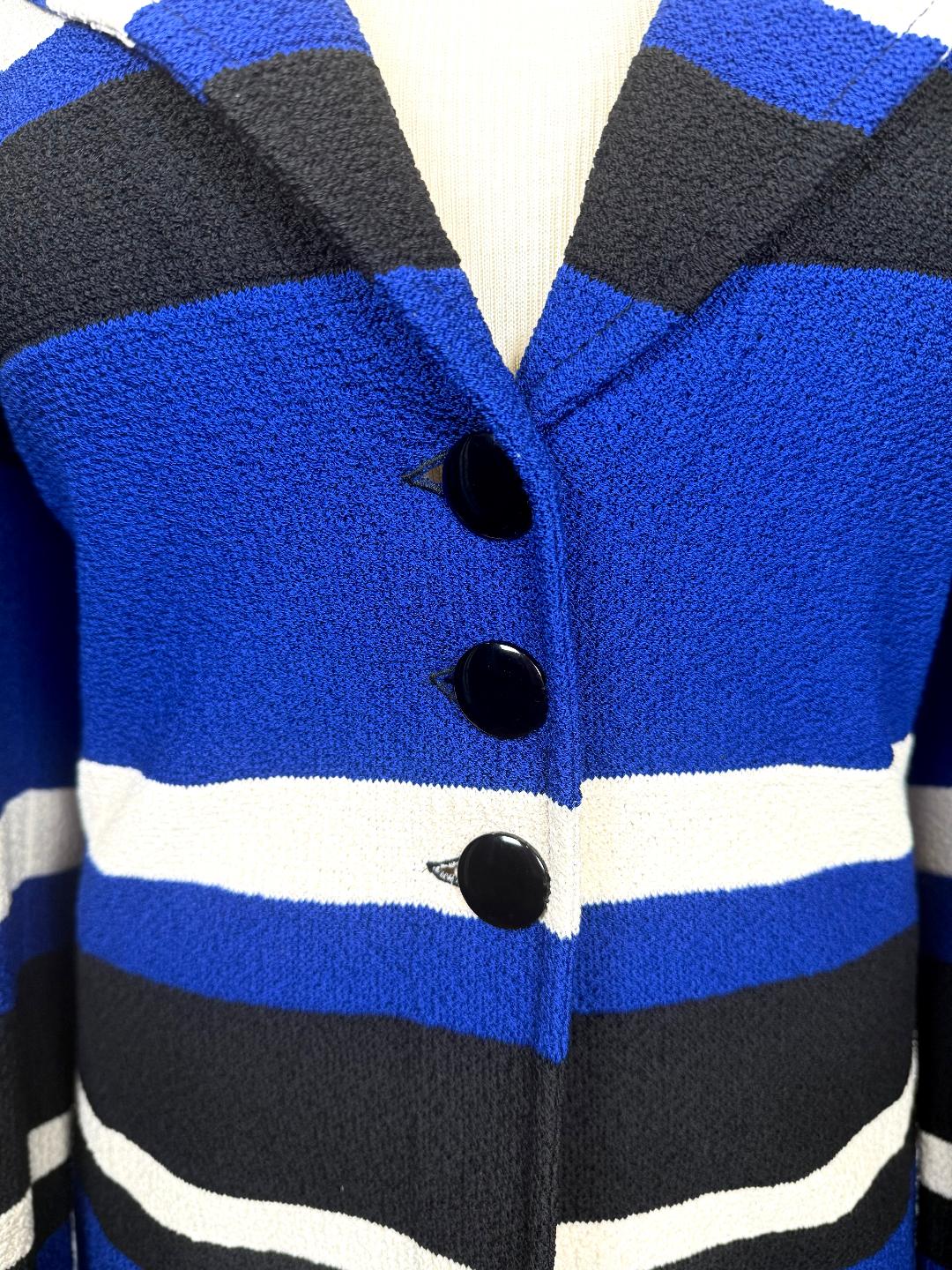 St. John Black, White & Royal Blue Textured Knit Jacket – Notched Lapel & Logo Buttons – Size 10