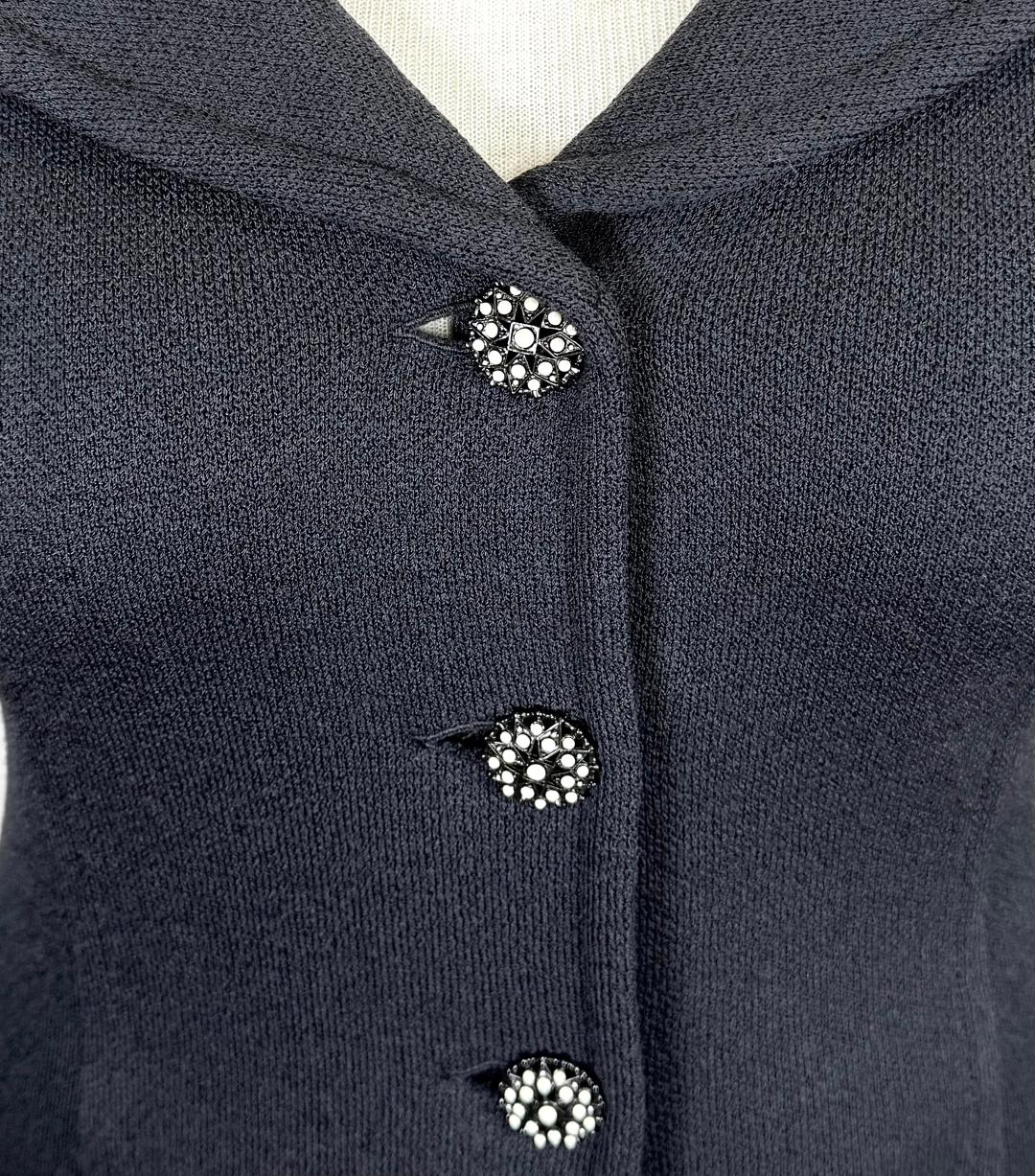 St. John Black Textured Knit Jacket – Contrast Buttons & Floral Cuff Detail – Size 6 - NWT $1,250