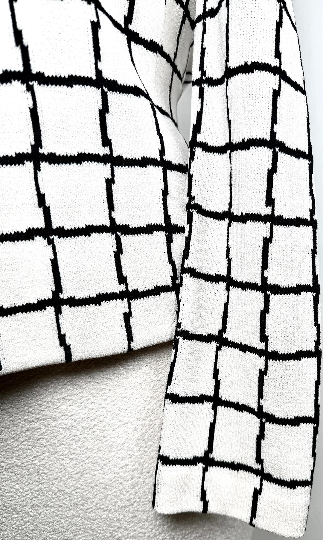 St. John White & Black Checkered Santana Knit Jacket – Notched Lapel & Button Front – Size 6