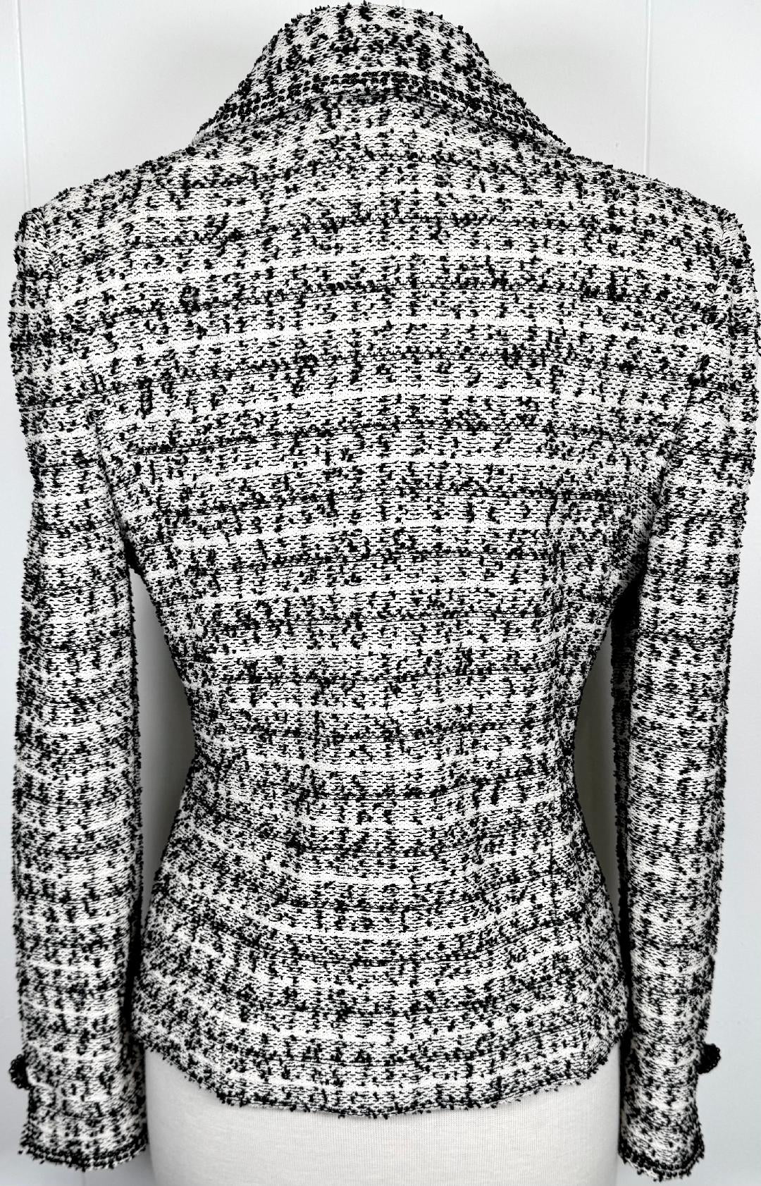 St. John Black & White Eyelash Yarn Couture Jacket – Paillette Trim & Logo Buttons – Size 6