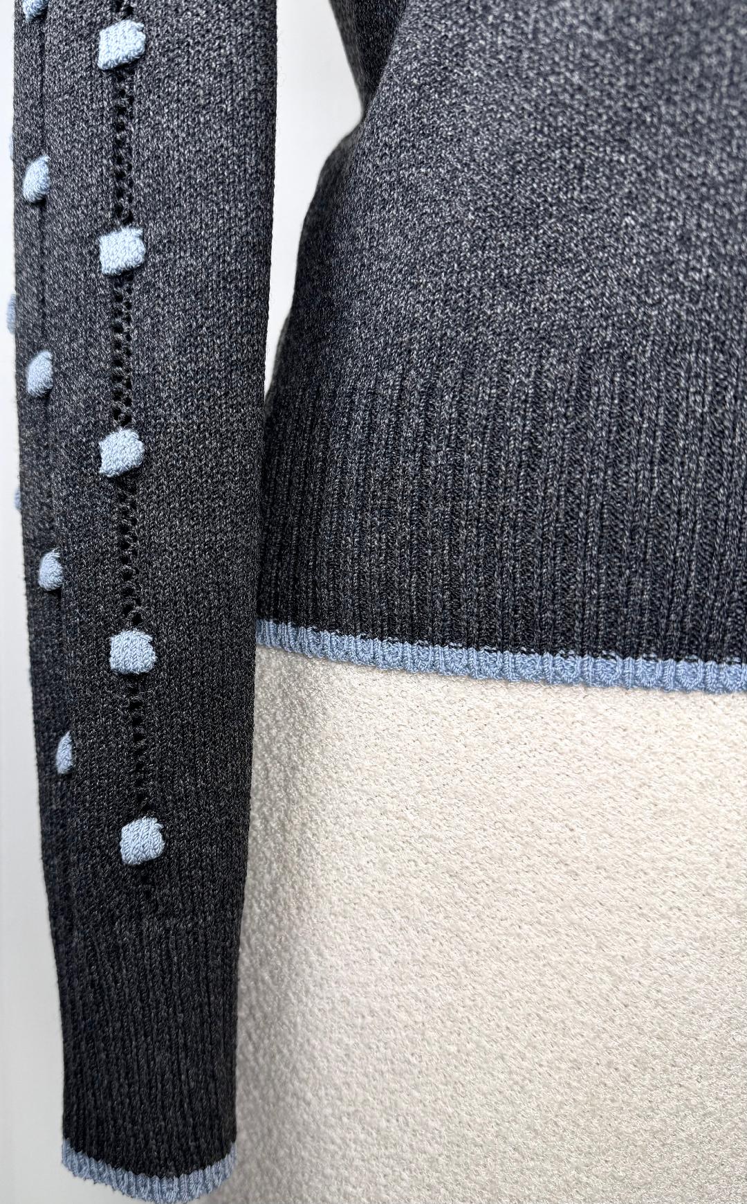 St. John Grey Santana Knit Jacket with Blue Trim – Popcorn Sleeve Detail – Zip Front - Size 6