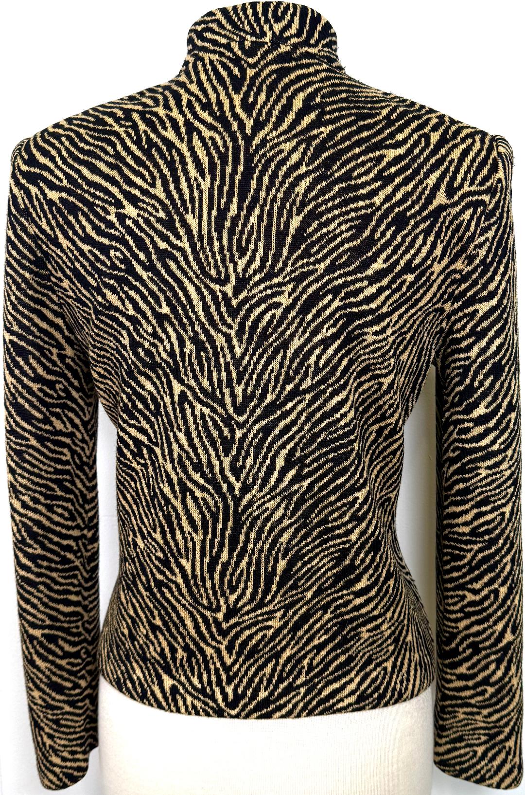 St. John Animal Print Wool Blend Knit Jacket – Zip Front – Size 6