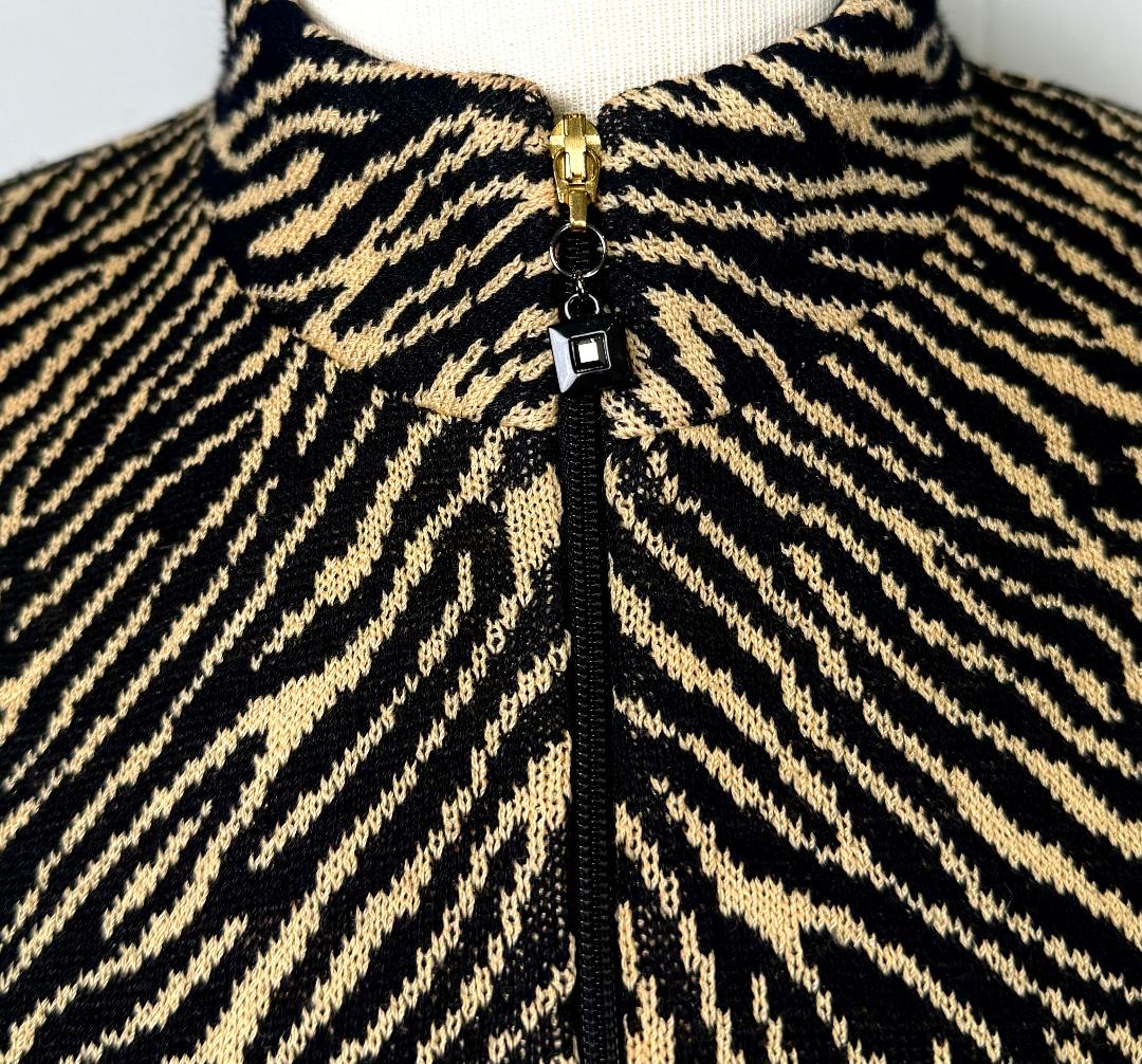 St. John Animal Print Wool Blend Knit Jacket – Zip Front – Size 6