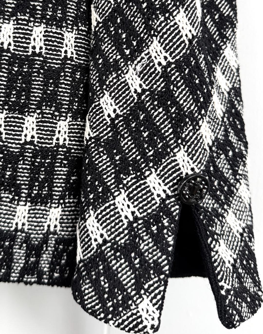 St. John Black & White Textured Santana Knit Long Jacket – Zip Front – Size 6