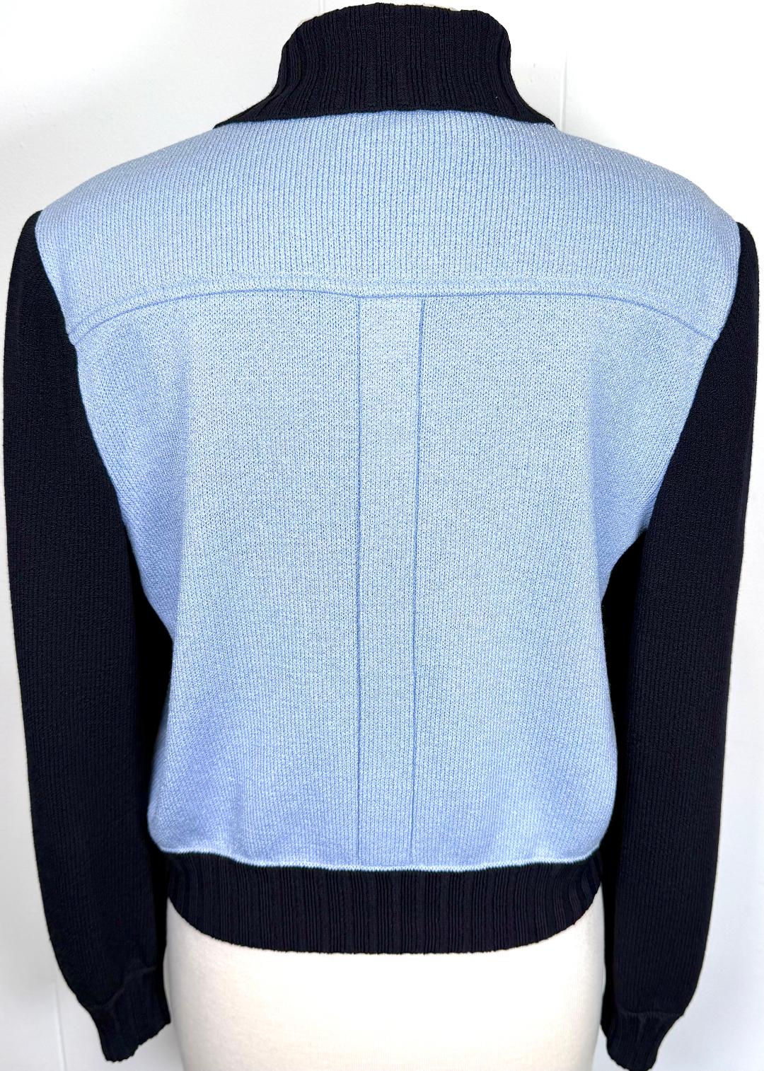 St. John Black & Light Blue Santana Knit Jacket – Zip Front – Size P (Fits 6/8)