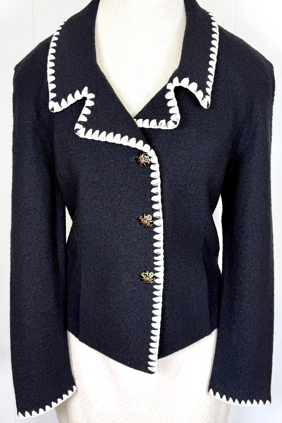 St. John Black Textured Knit Jacket with White Crochet Trim – Size  6 - NWT $1,350