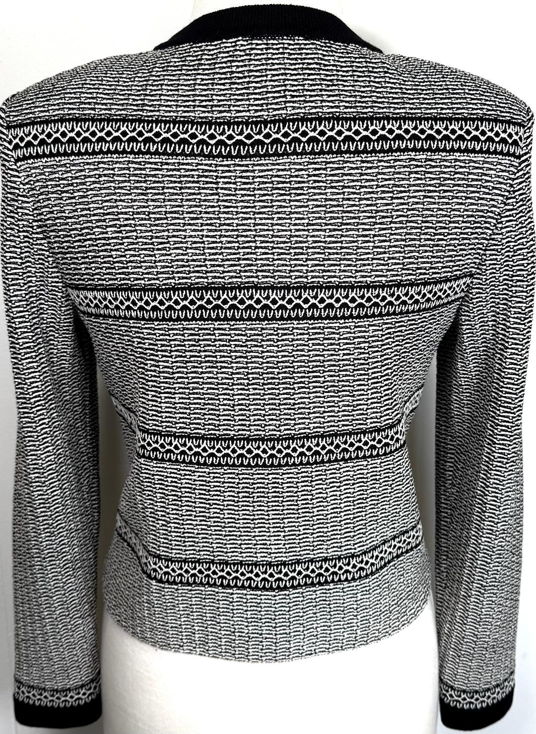 St. John Black & White Santana Knit Jacket – Gold & Black Clasp Closure – Size 2