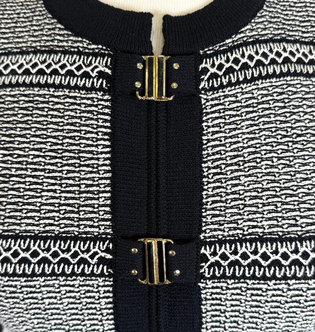 St. John Black & White Santana Knit Jacket – Gold & Black Clasp Closure – Size 2