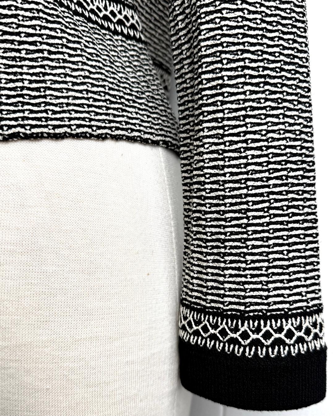 St. John Black & White Santana Knit Jacket – Gold & Black Clasp Closure – Size 2