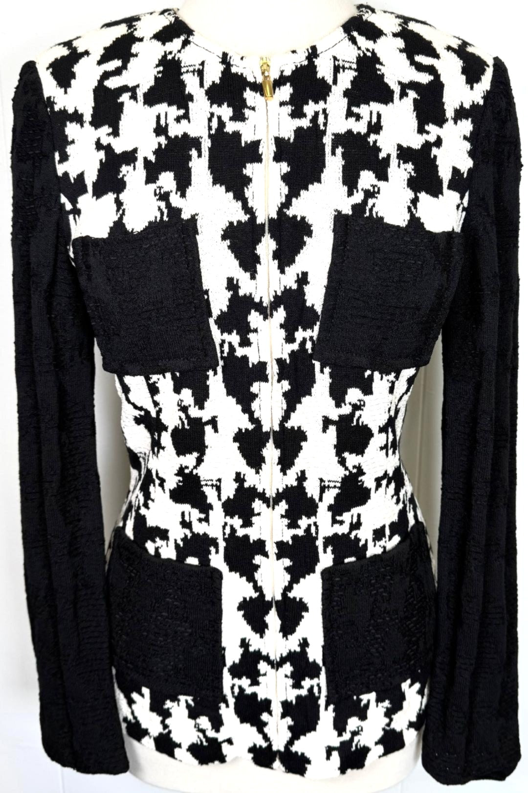 St. John Black & White Textured Santana Knit Jacket – Zip Front – Size 2
