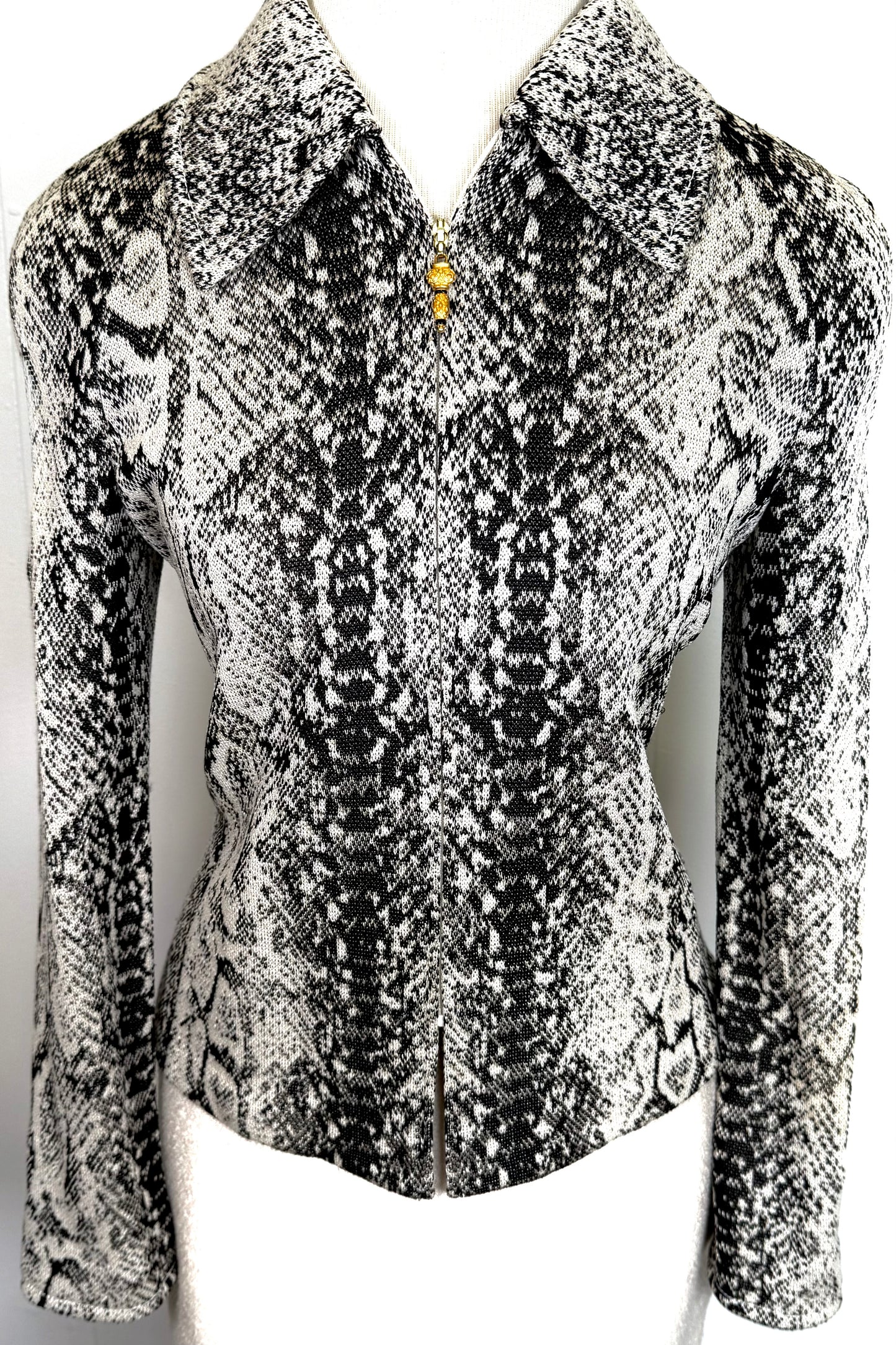 St. John White & Black Python Pattern Knit Jacket – Gold Zip Front – Size 2