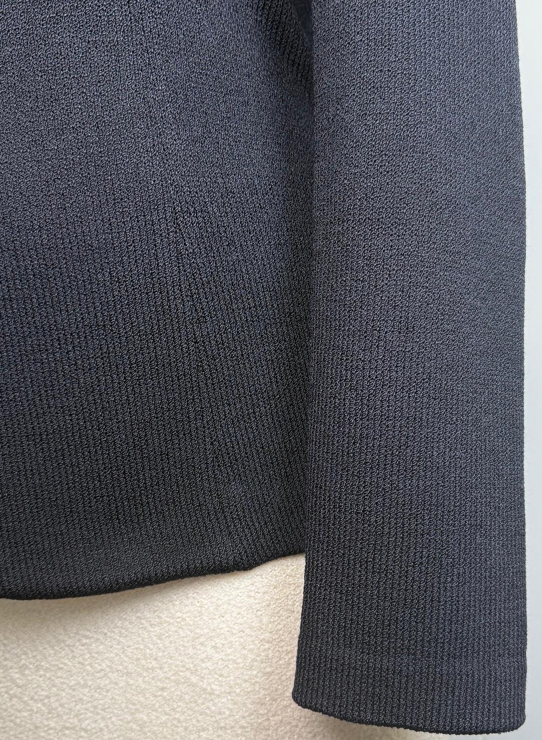 Iconic St.John knit black jacket crest buttons