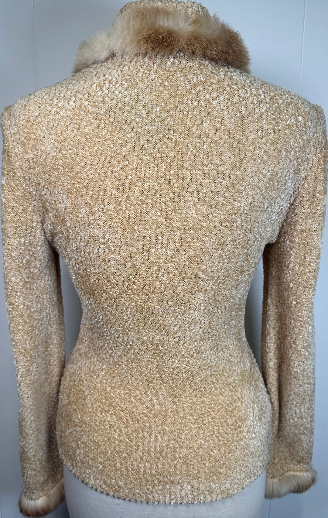 St. John Textured Knit Zip Jacket with Fur Trim – Fitted Style - Size 8