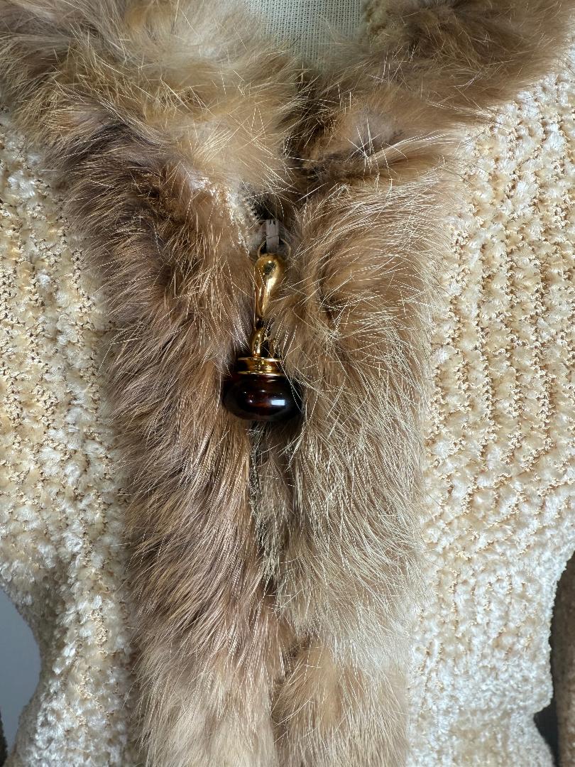St. John Textured Knit Zip Jacket with Fur Trim – Fitted Style - Size 8