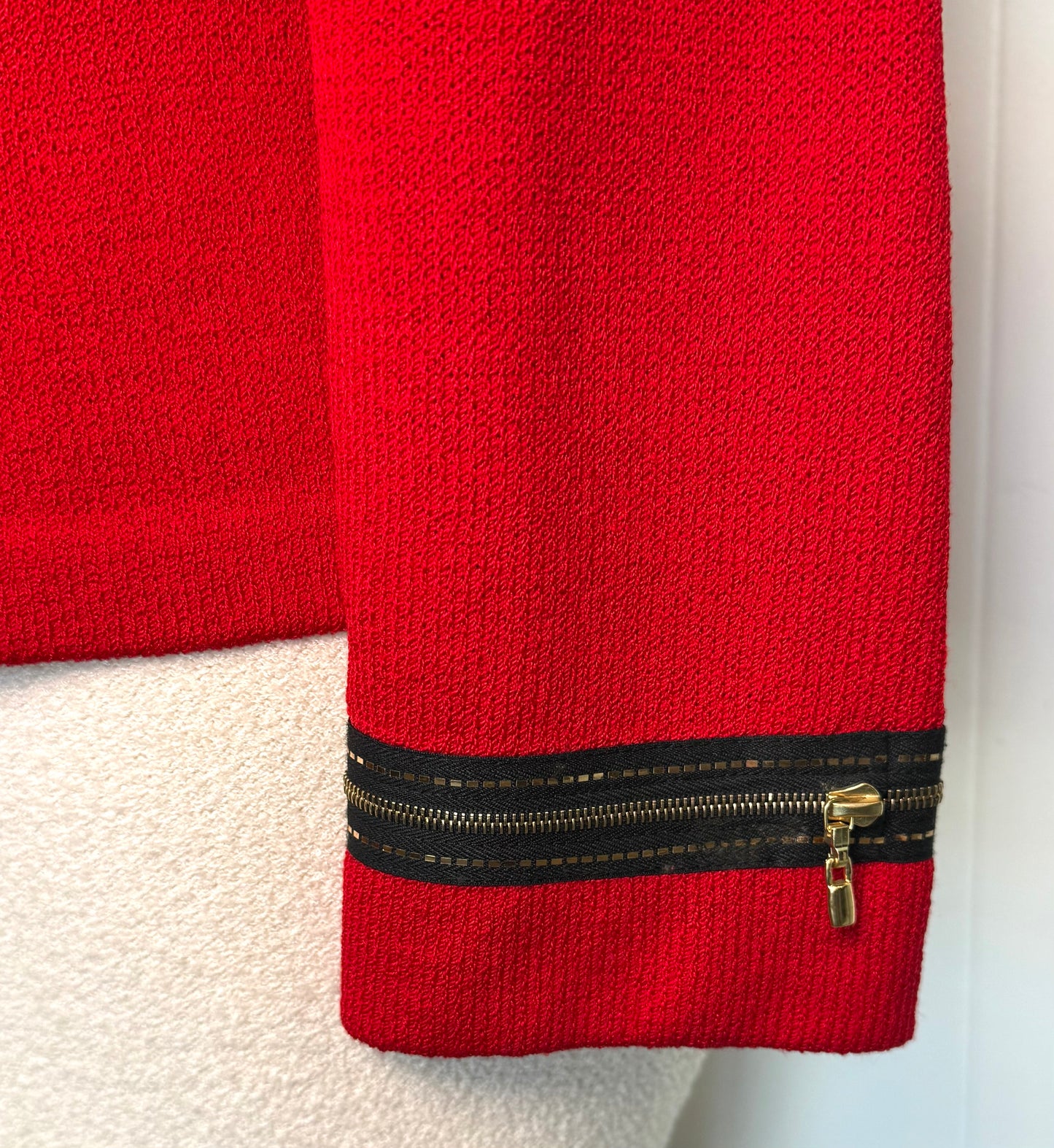 St. John Red Santana Knit Jacket – Gold Paillettes & Zip Front – Size 14