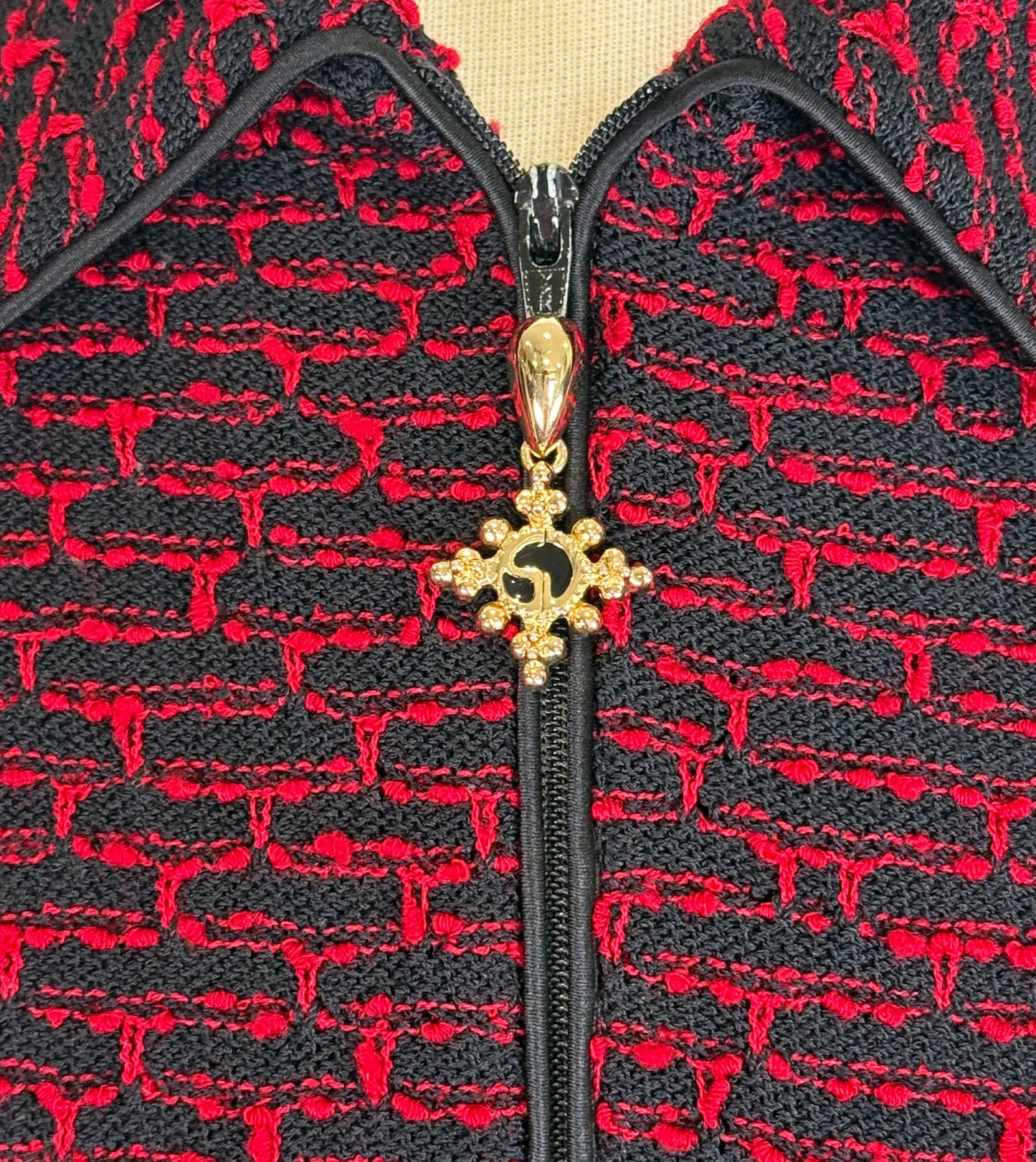 St. John Black & Red Textured Wool Blend Jacket – Gold Logo Zipper – Size 10