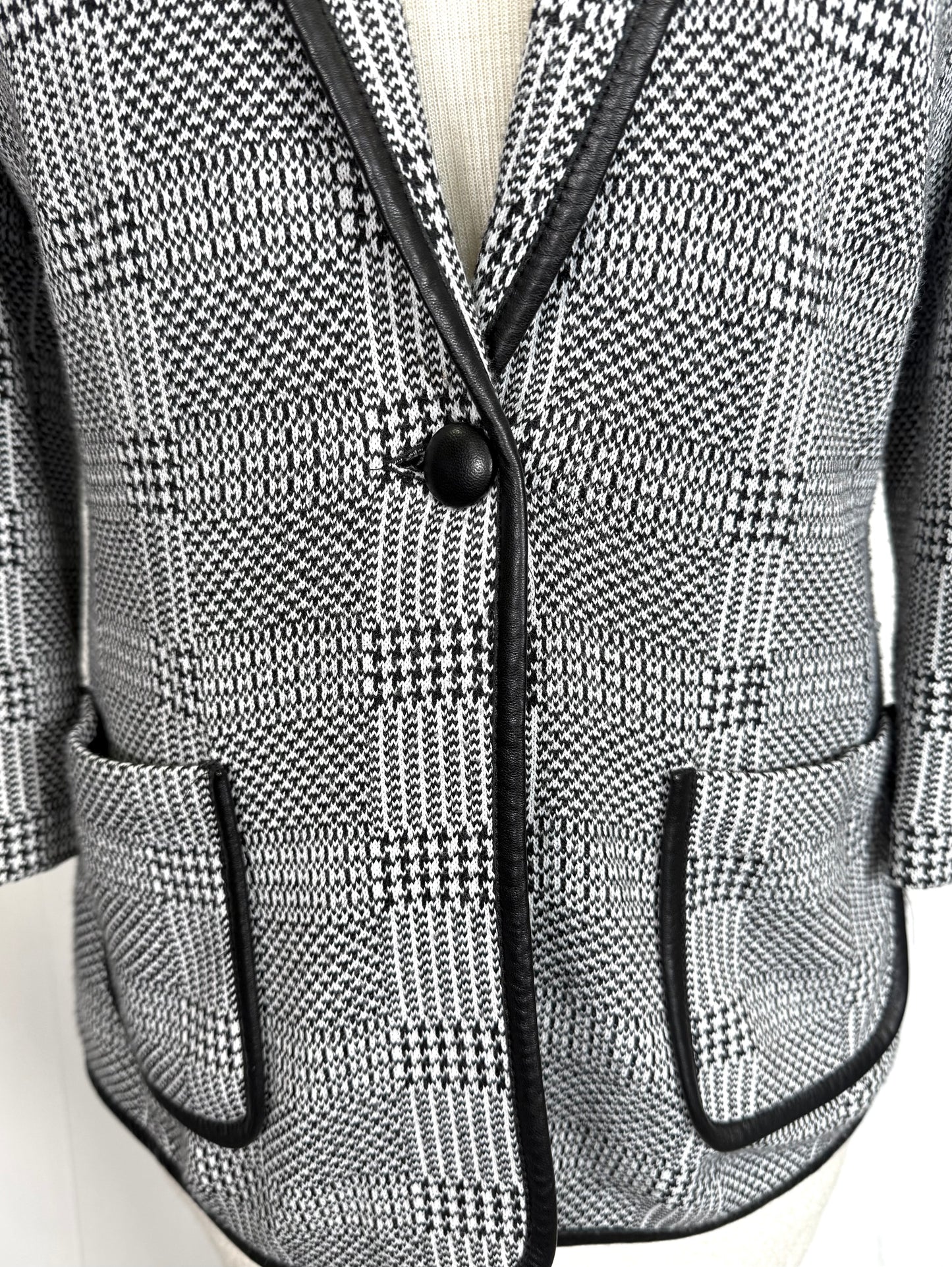 St. John Black & White Print Knit Jacket – Leather Trim – Size 12