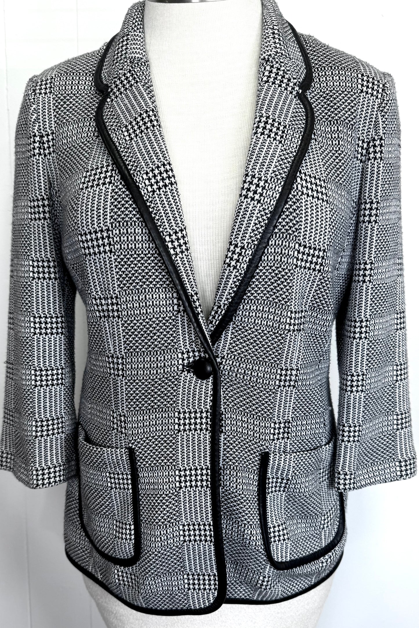 St. John Black & White Print Knit Jacket – Leather Trim – Size 12