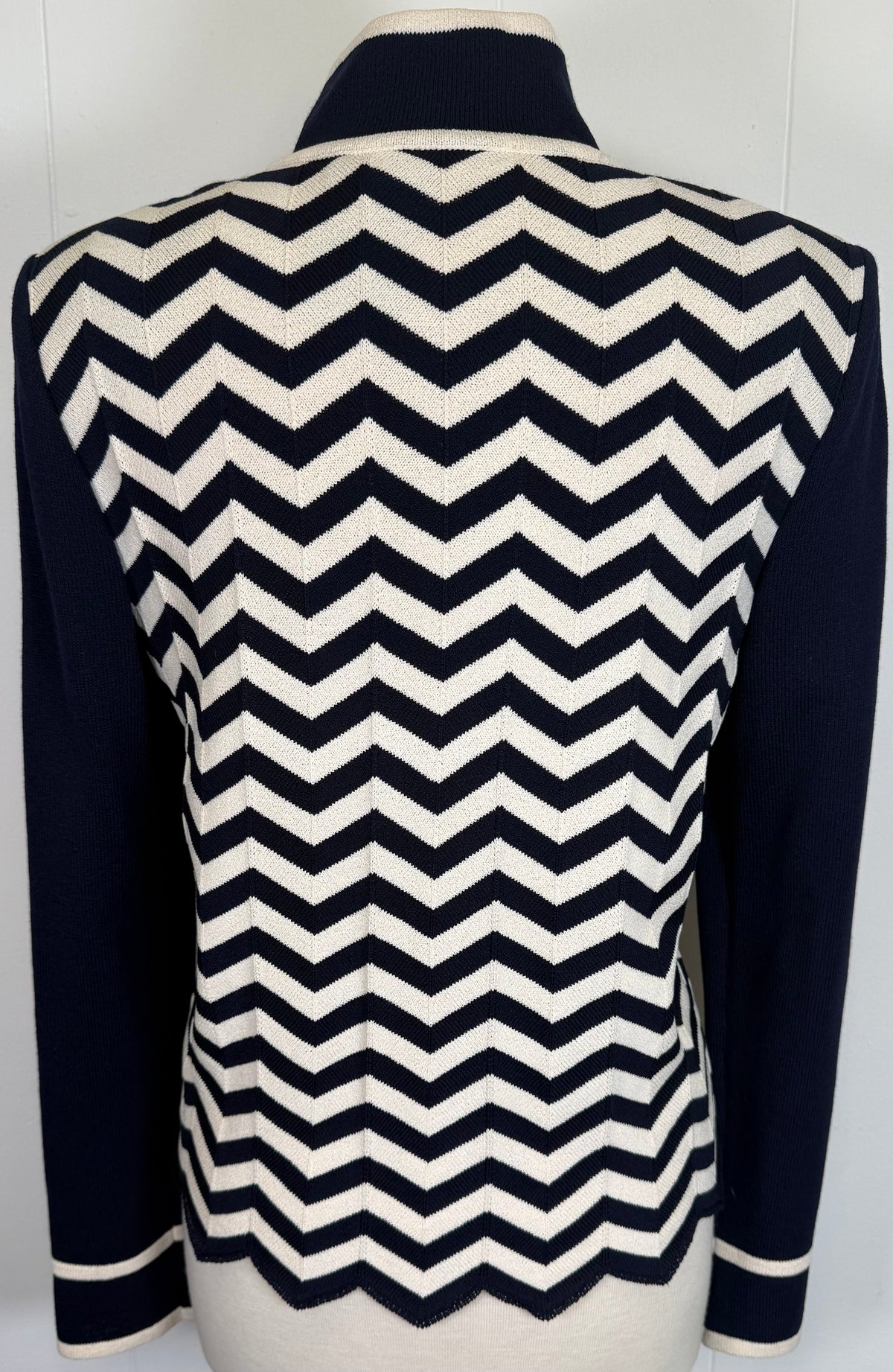 St. John Navy Santana Knit Jacket – White Design & Scalloped Hem – Size 8