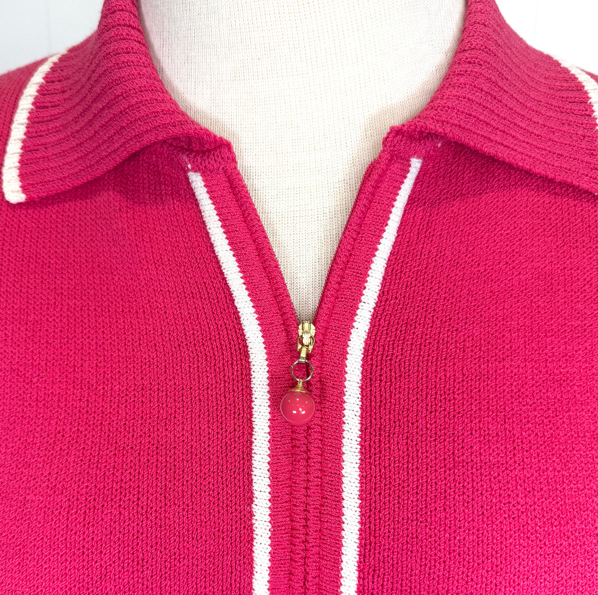 St. John Hot Pink Santana Knit Jacket – White Trim & Pink Zipper Pull – Size 12