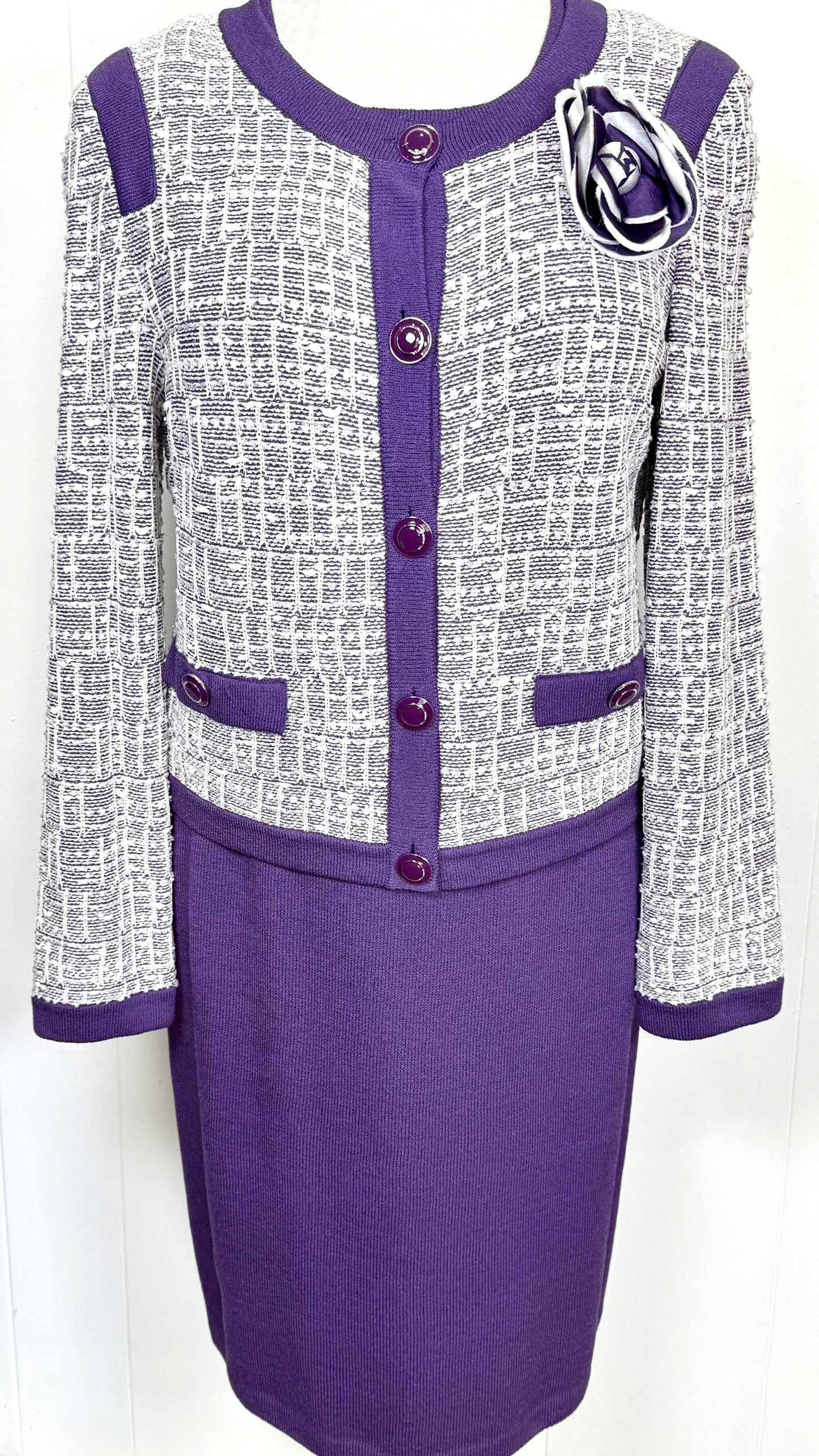 St. John Rare 3-Piece Santana Knit Skirt Suit in Purple & White with Logo Buttons & Flower Pin - NWT $2,735 - Size 14