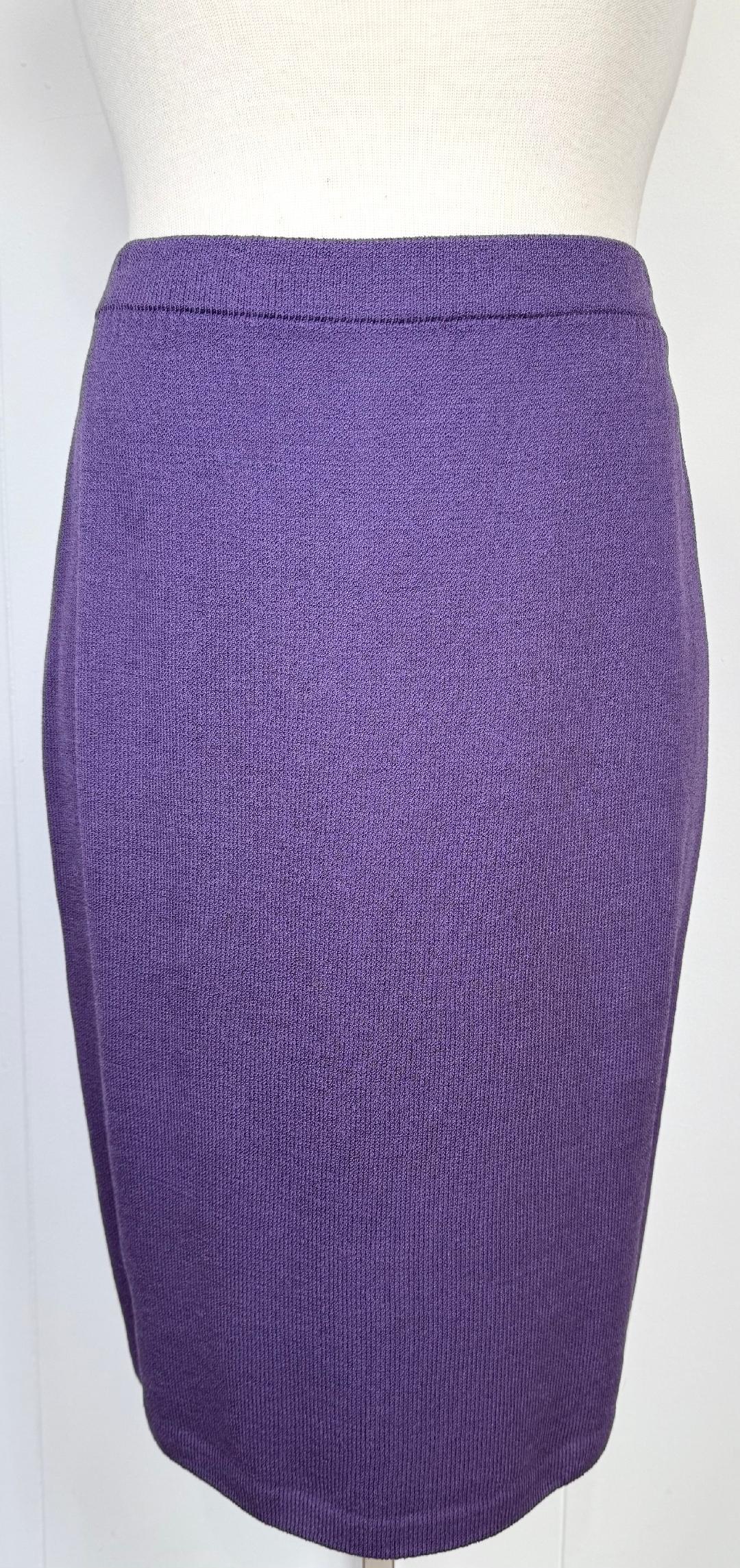 St. John Rare 3-Piece Santana Knit Skirt Suit in Purple & White with Logo Buttons & Flower Pin - NWT $2,735 - Size 14
