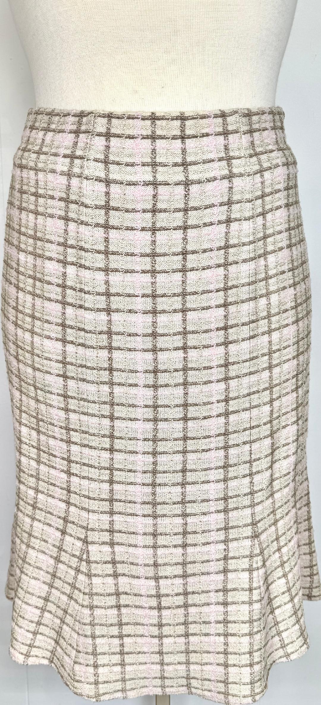 St. John Beige–Pink–Gold Plaid Santana Knit Skirt Suit – Two-Piece Textured Ensemble - Size 12