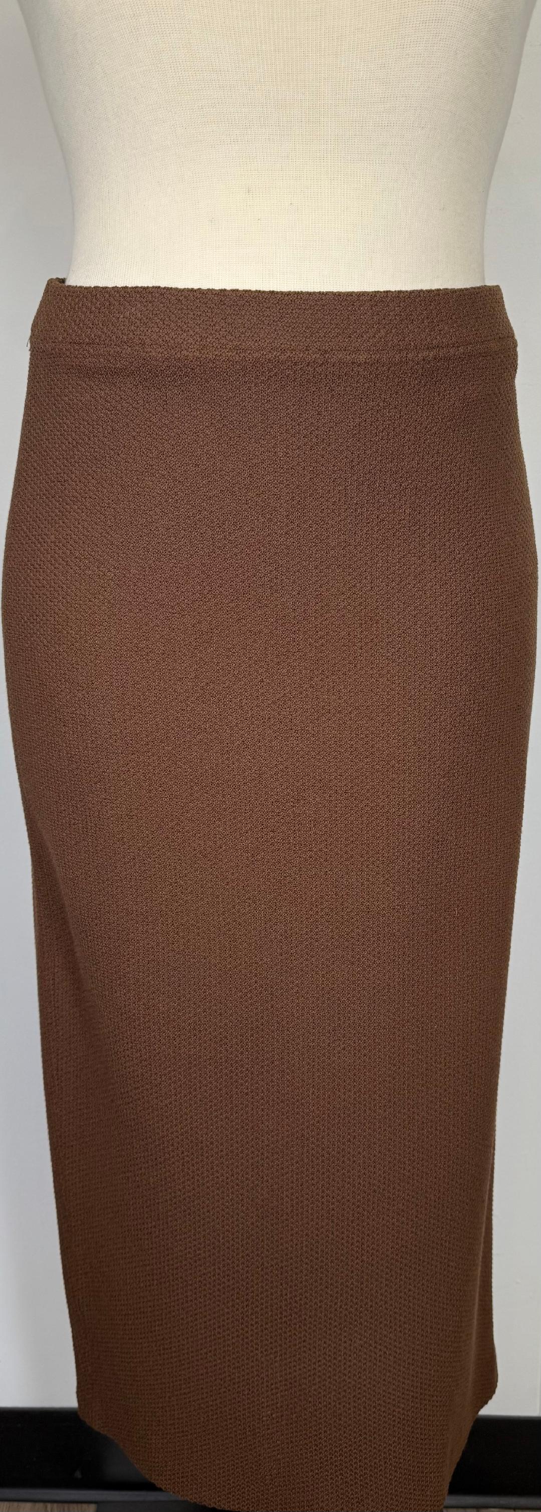 St. John Brown Textured Santana Knit 2-Piece Suit – Short Sleeve Jacket & Long Skirt – Size 10