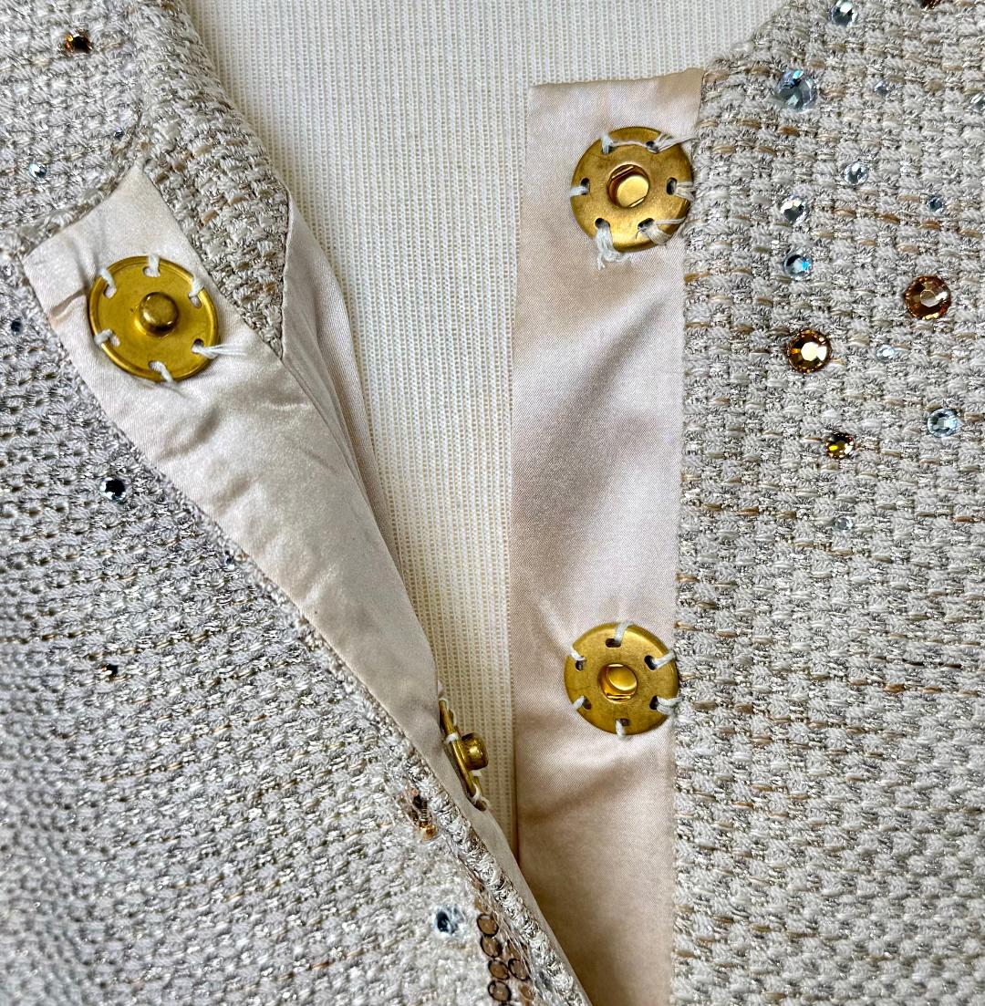 St. John Beige & Silver Textured Knit Suit – Sequin Trim Jacket & Pleated Skirt – Size 6