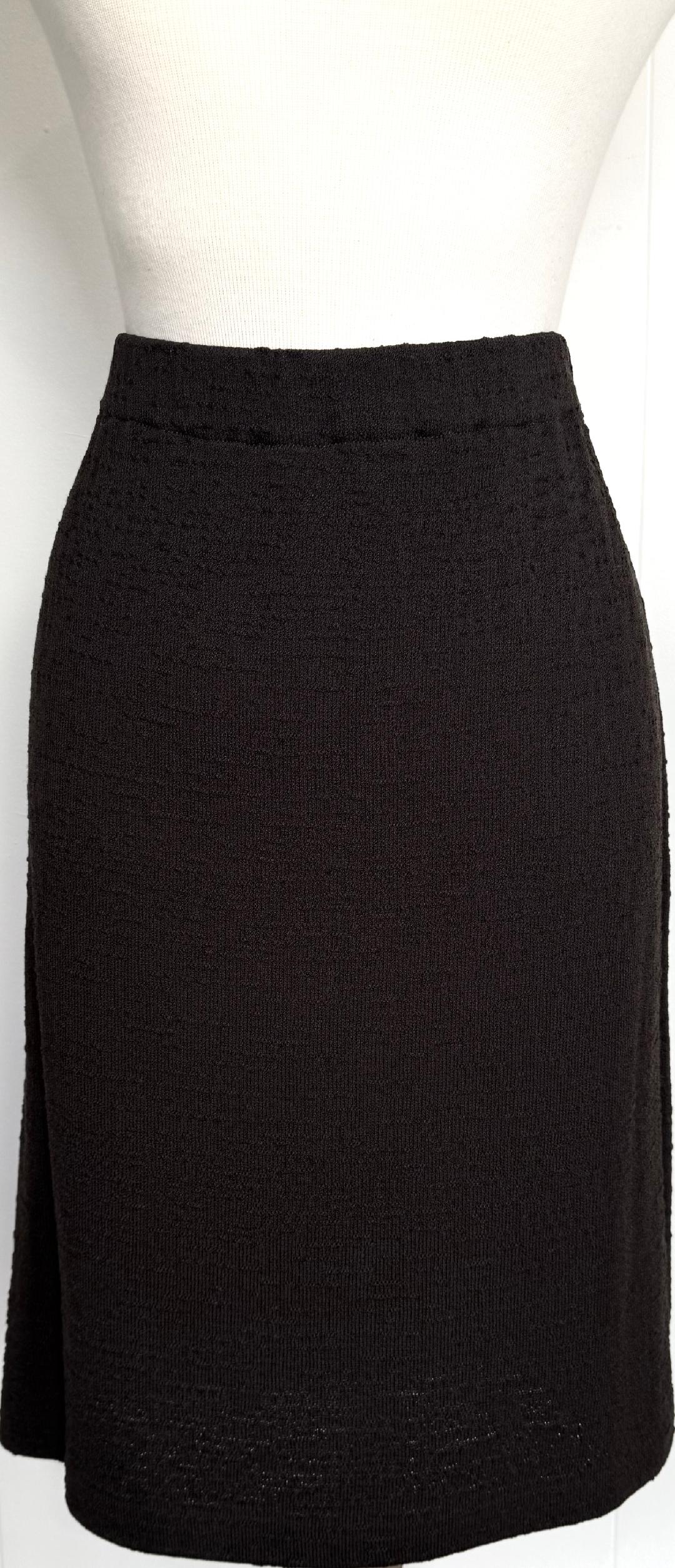 St. John Dark Brown Santana Knit Skirt Suit – Zipper Front Jacket – Size 6