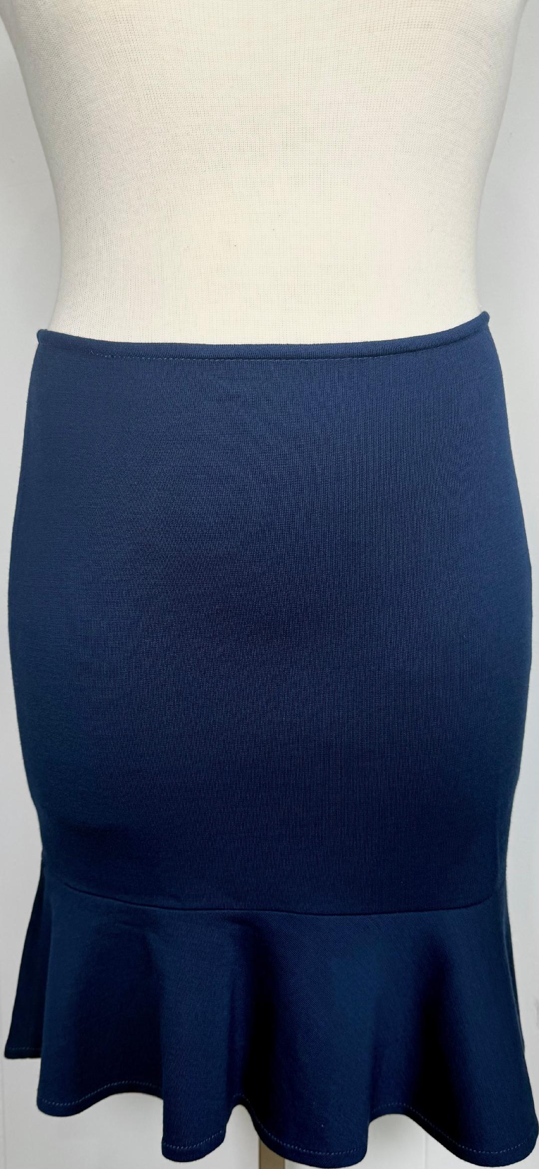 St. John Blue Wool Blend Knit Skirt Suit – Embellished Jacket – Size 6