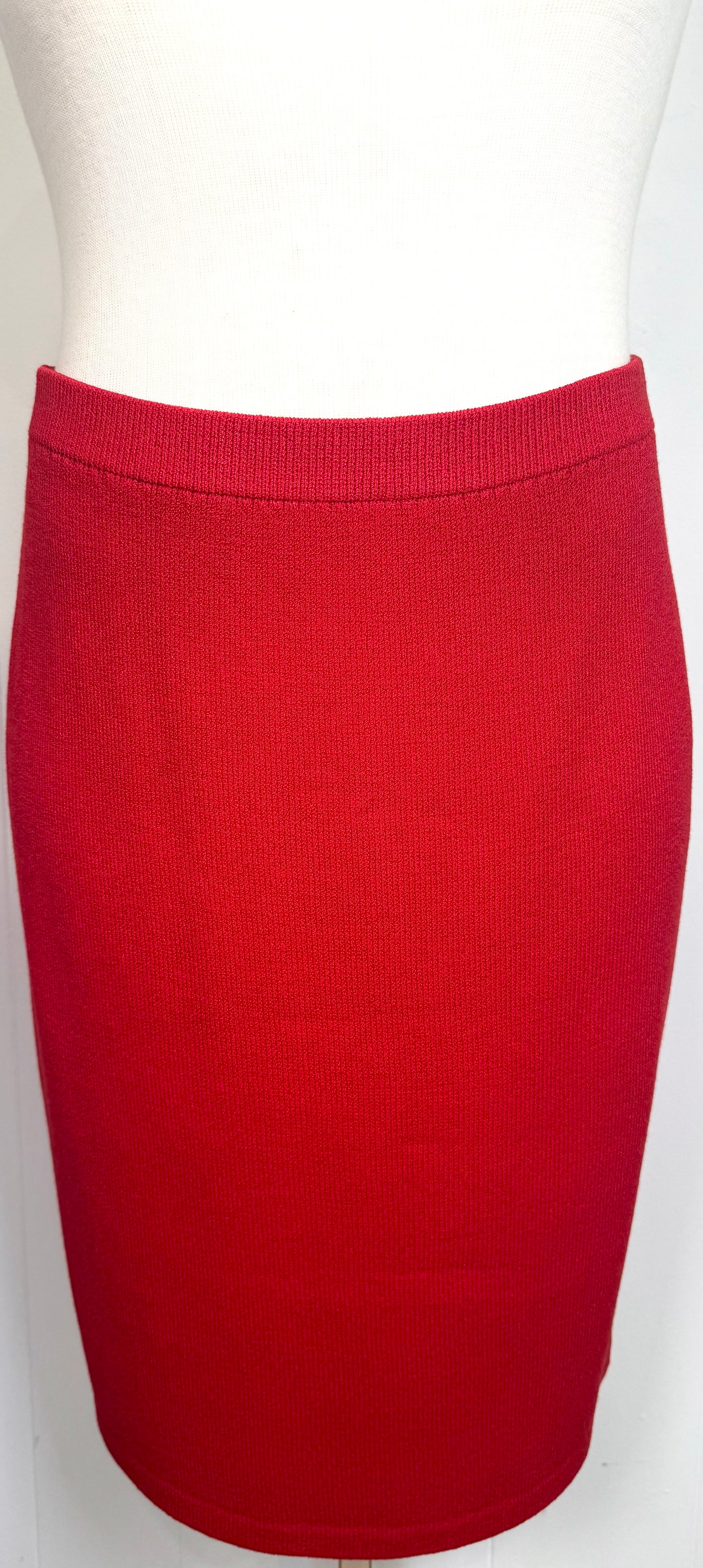 St. John Red Santana Knit Jacket & Skirt Set  – Gold Logo Buttons – Size 12