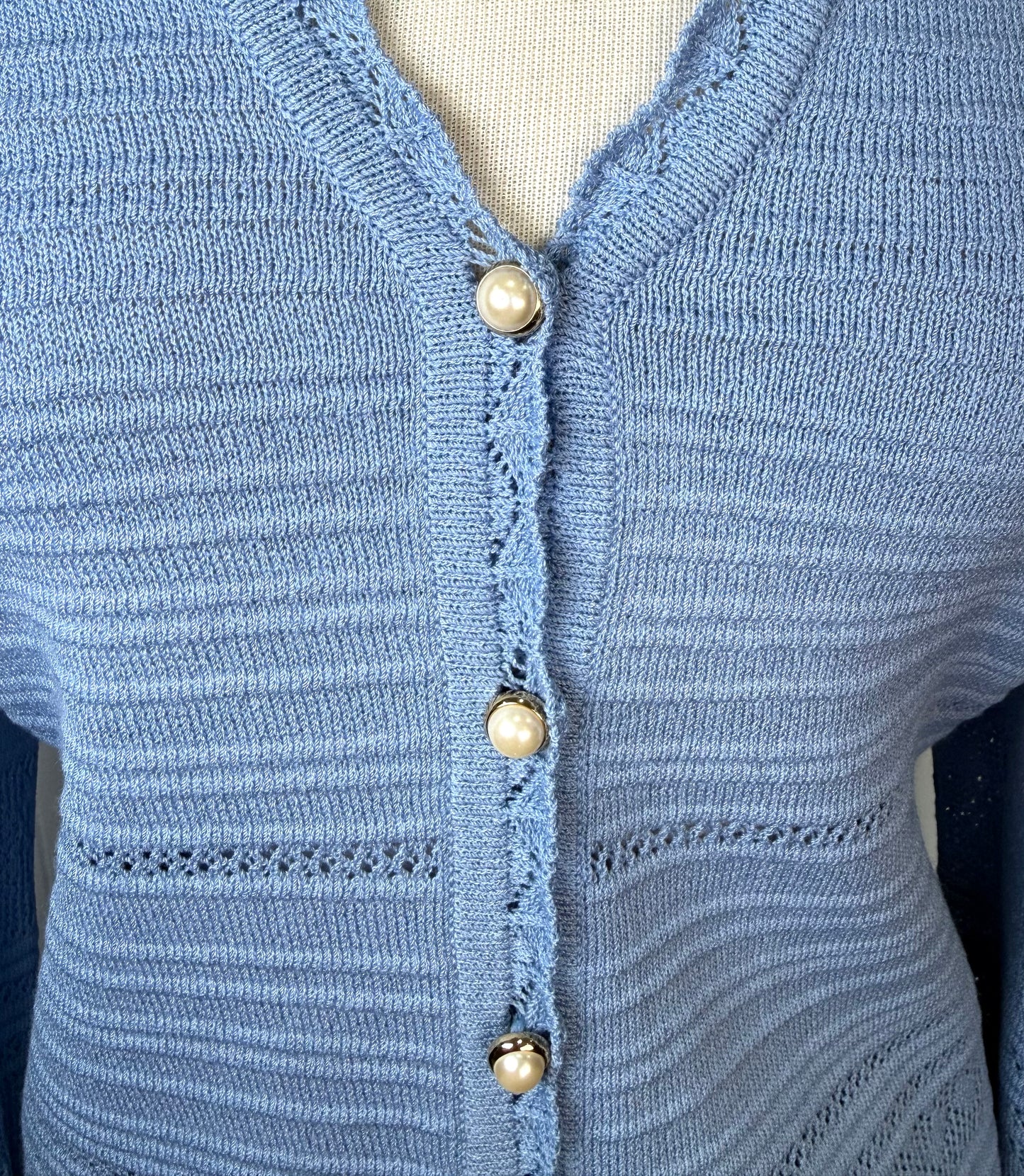 St. John Blue Textured Santana Knit Jacket & Skirt Suit – Gold Pearl Buttons – Size 4
