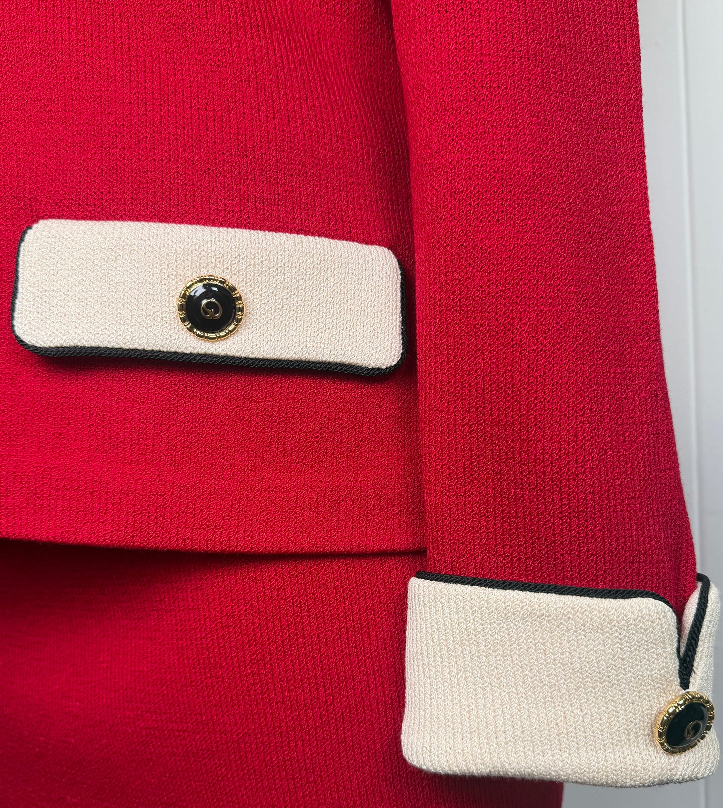 St. John Red Santana Knit Jacket & Skirt Suit – Black & White Trim – Size 8