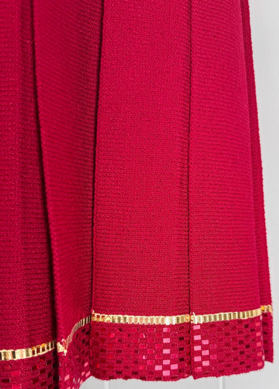 St. John Evening Red Santana Knit Skirt Suit - Gold & Red Paillettes - Size 10