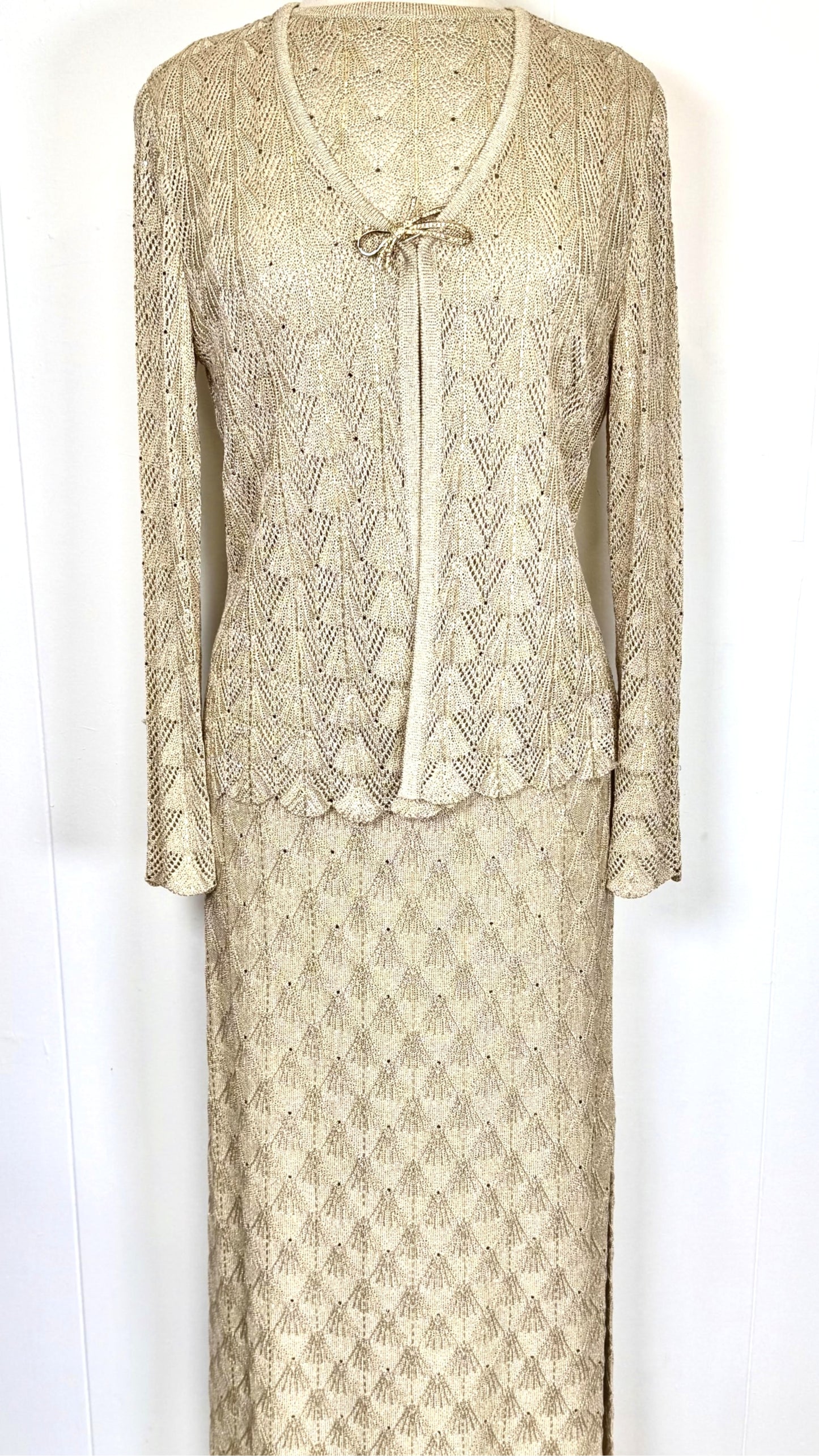St. John Evening Light Gold Metallic 3-Piece Jacket, Shell, and Skirt Set with Scalloped Edges & Brooch Closure - Size 6