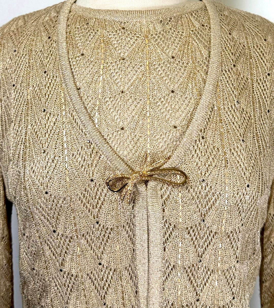St. John Evening Light Gold Metallic 3-Piece Jacket, Shell, and Skirt Set with Scalloped Edges & Brooch Closure - Size 6