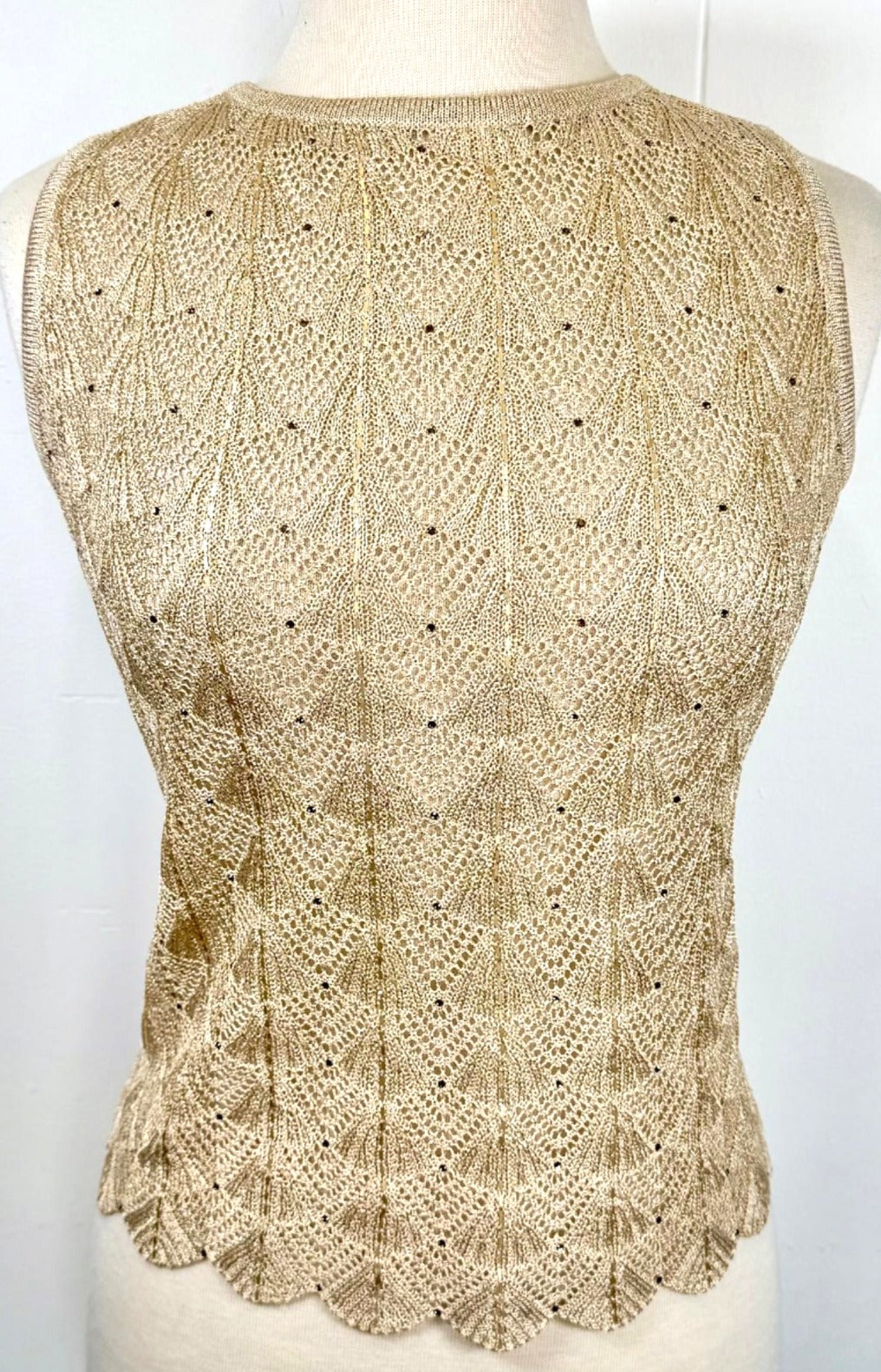 St. John Evening Light Gold Metallic 3-Piece Jacket, Shell, and Skirt Set with Scalloped Edges & Brooch Closure - Size 6