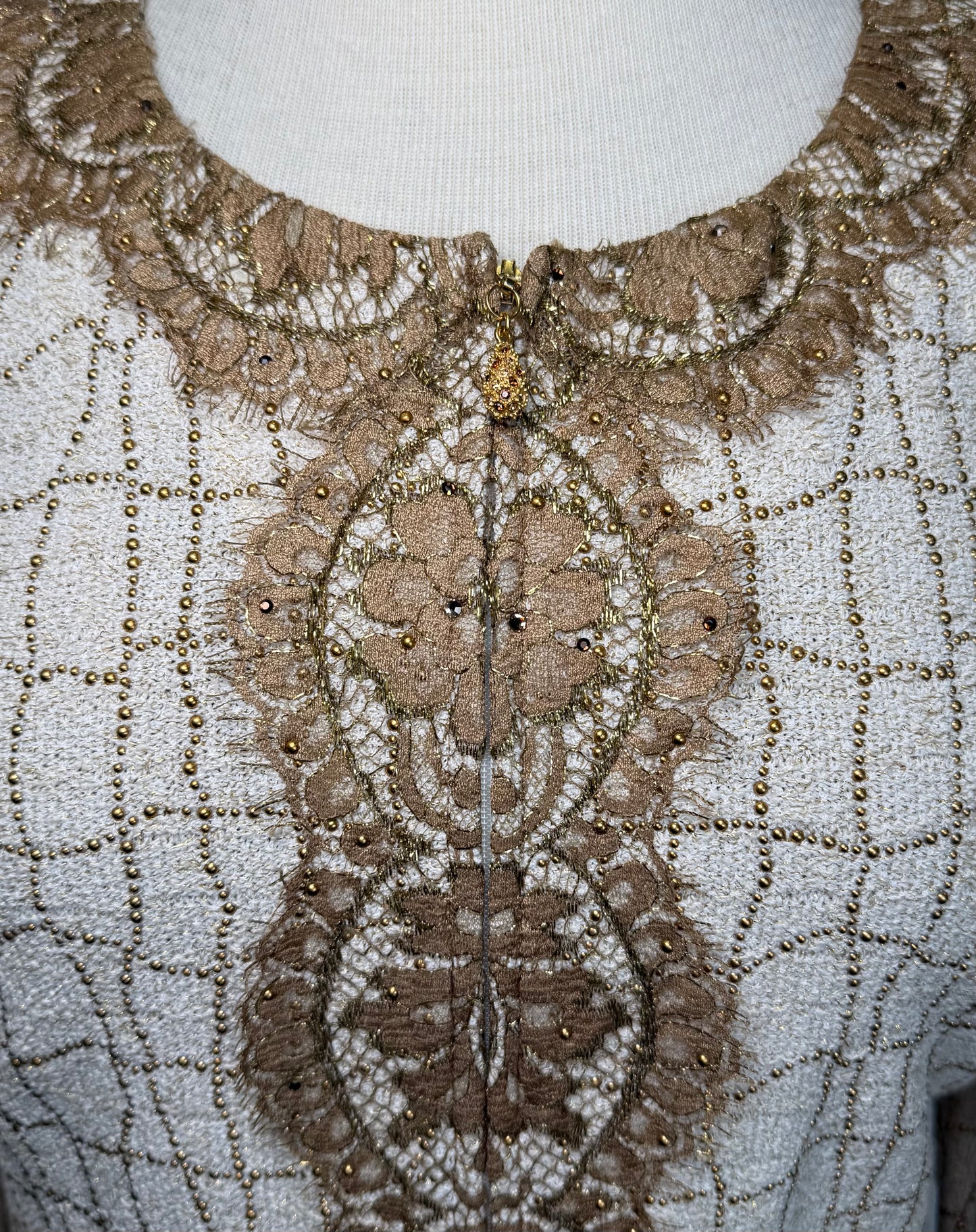 St. John Off-White Textured Knit 2-Piece Suit – Gold Paillettes – Size 14