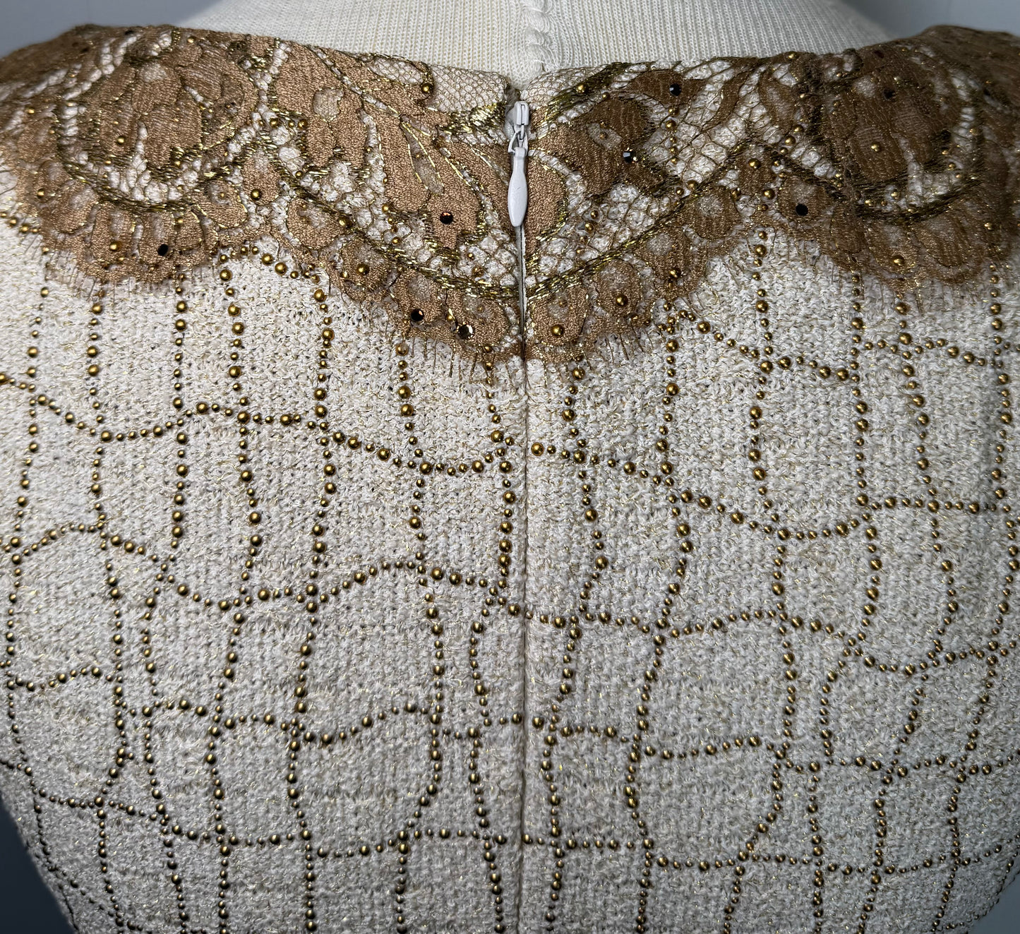 St. John Off-White Textured Knit 2-Piece Suit – Gold Paillettes – Size 14
