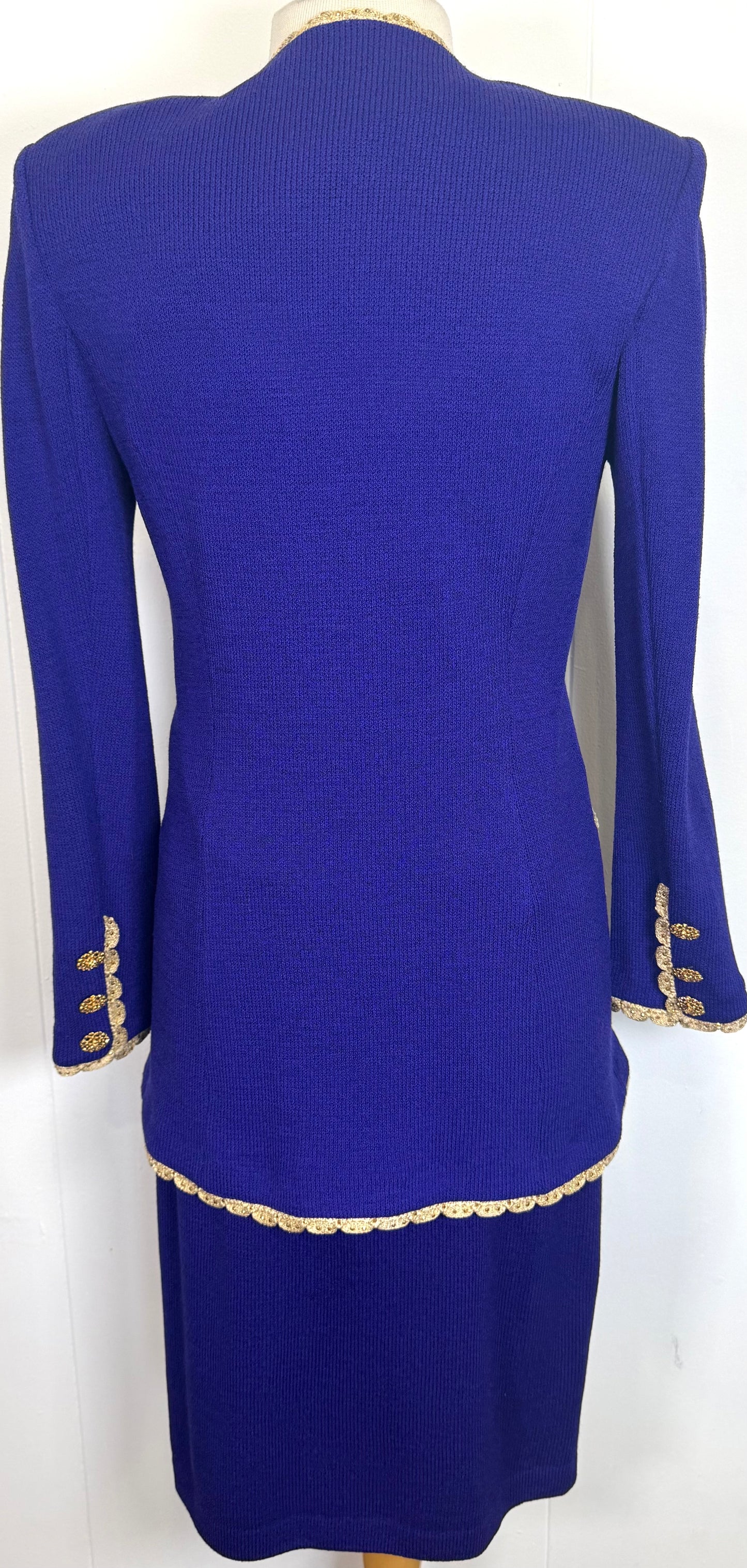 St. John Purple Santana Knit 3-Piece Suit – Gold Crystal Buttons & Paillettes - Size 10