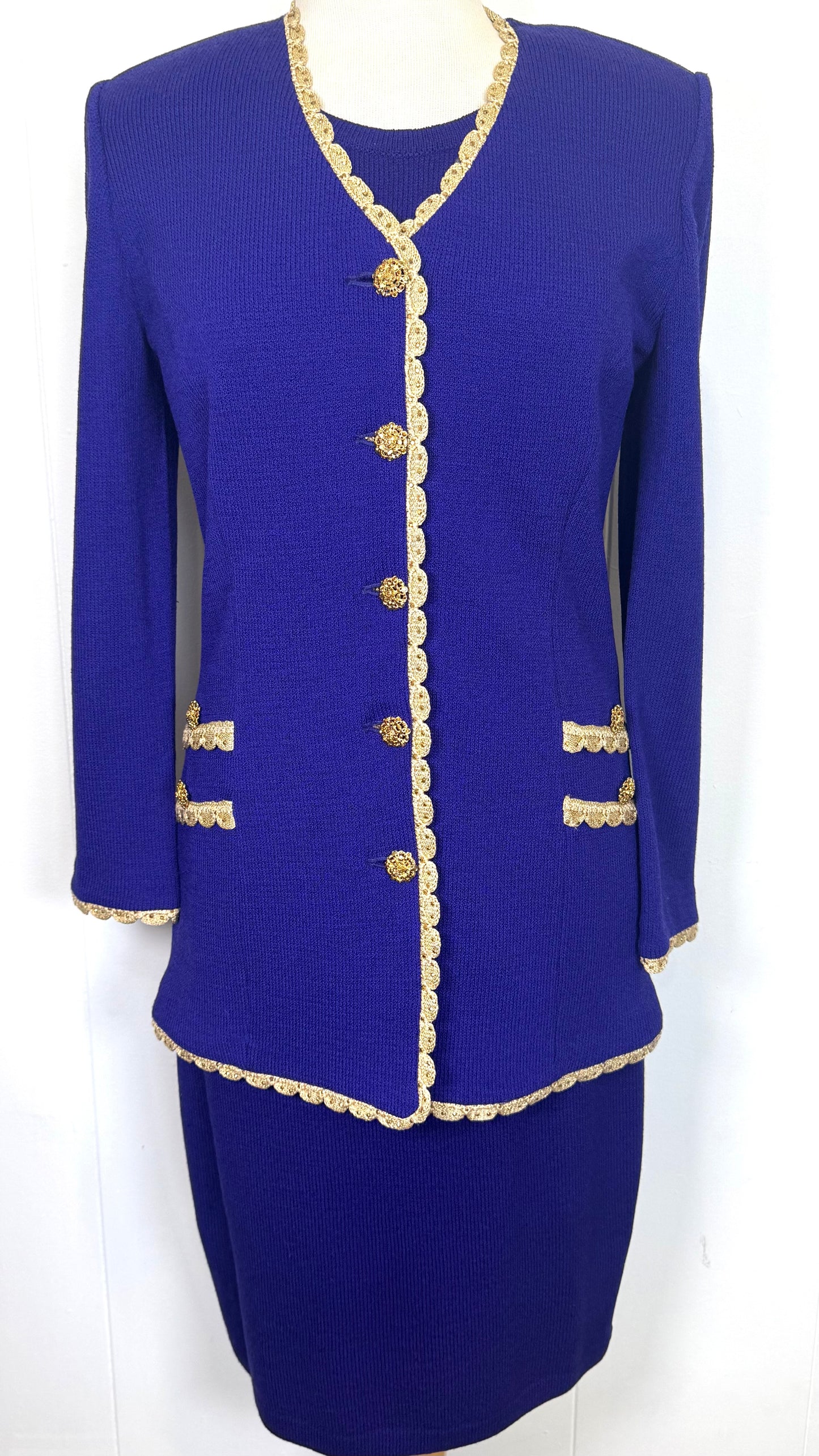 St. John Purple Santana Knit 3-Piece Suit – Gold Crystal Buttons & Paillettes - Size 10