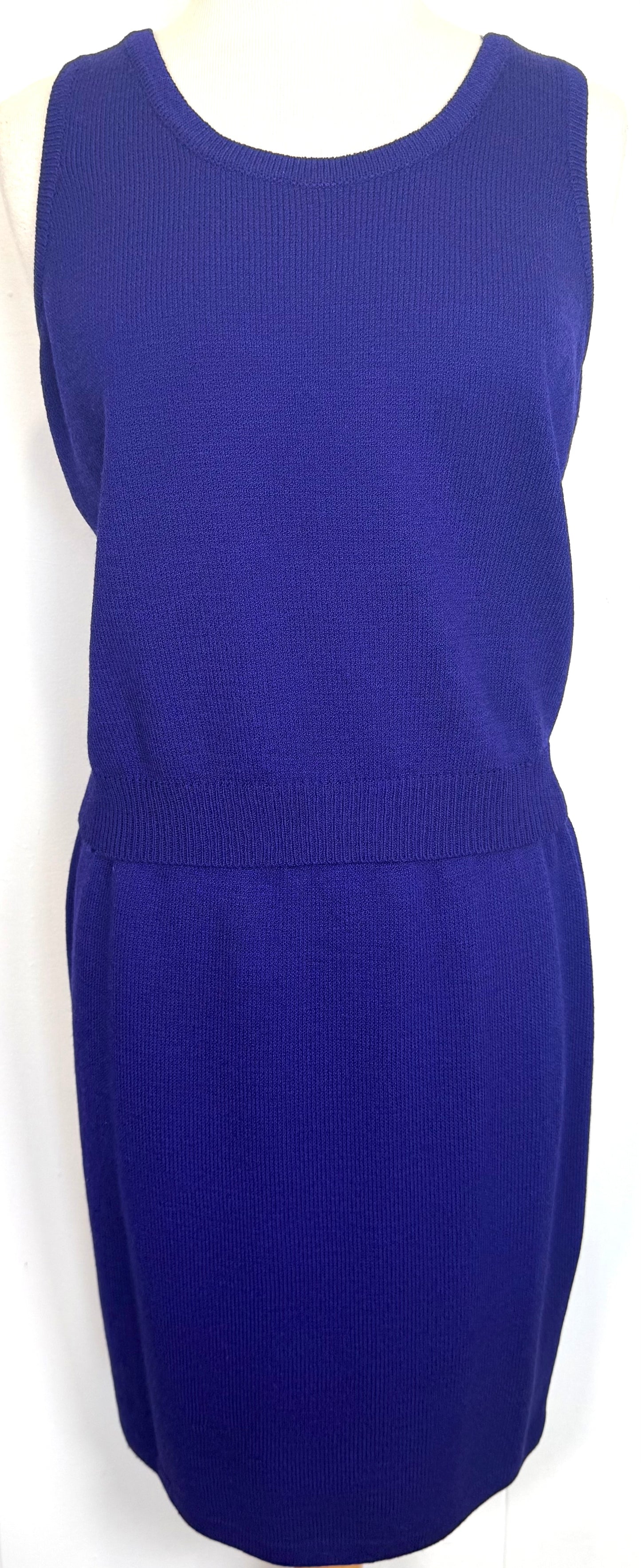 St. John Purple Santana Knit 3-Piece Suit – Gold Crystal Buttons & Paillettes - Size 10